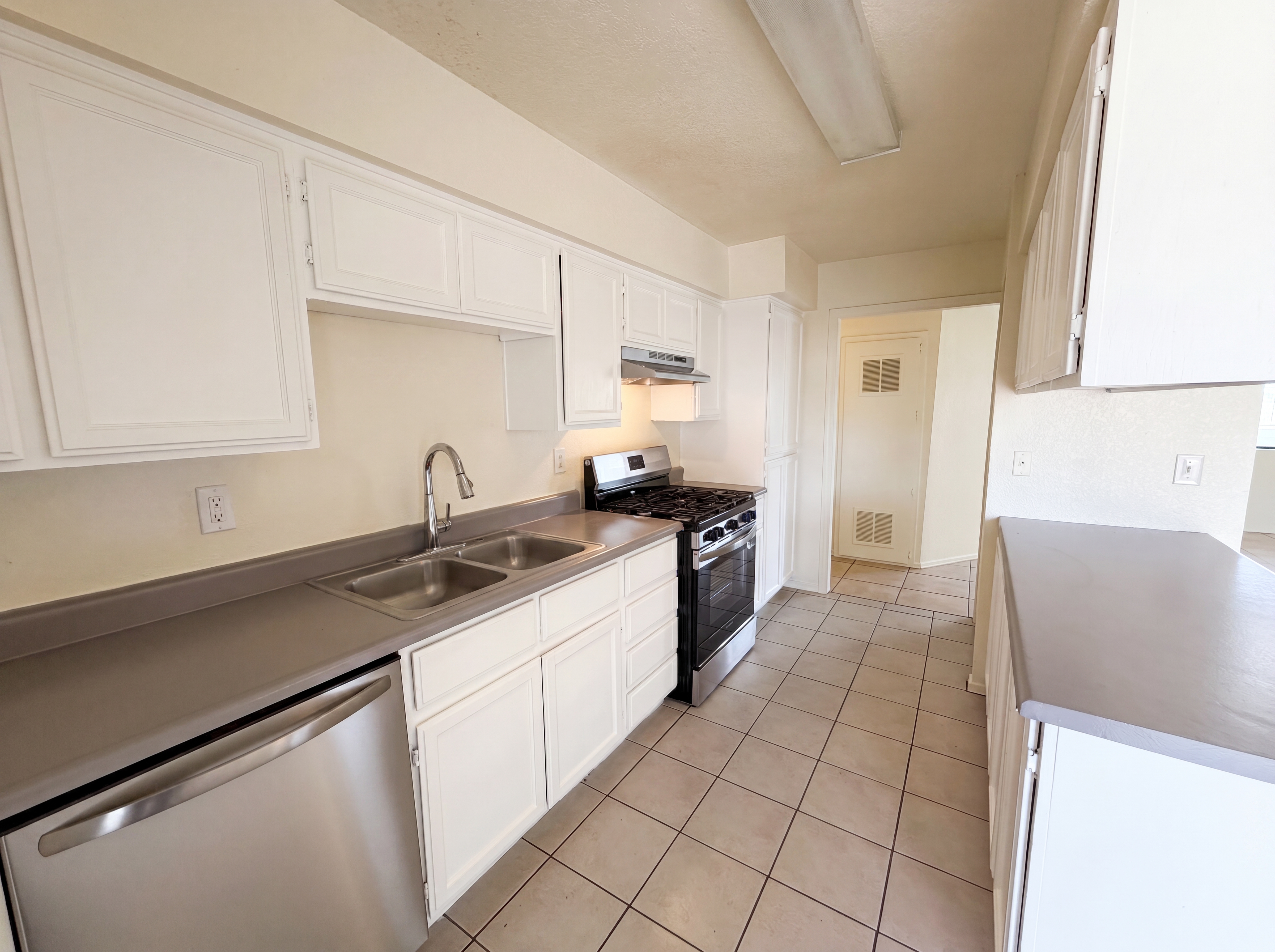 Photo 7 of 19 of 4636 N 67th Ave, Phoenix, AZ
