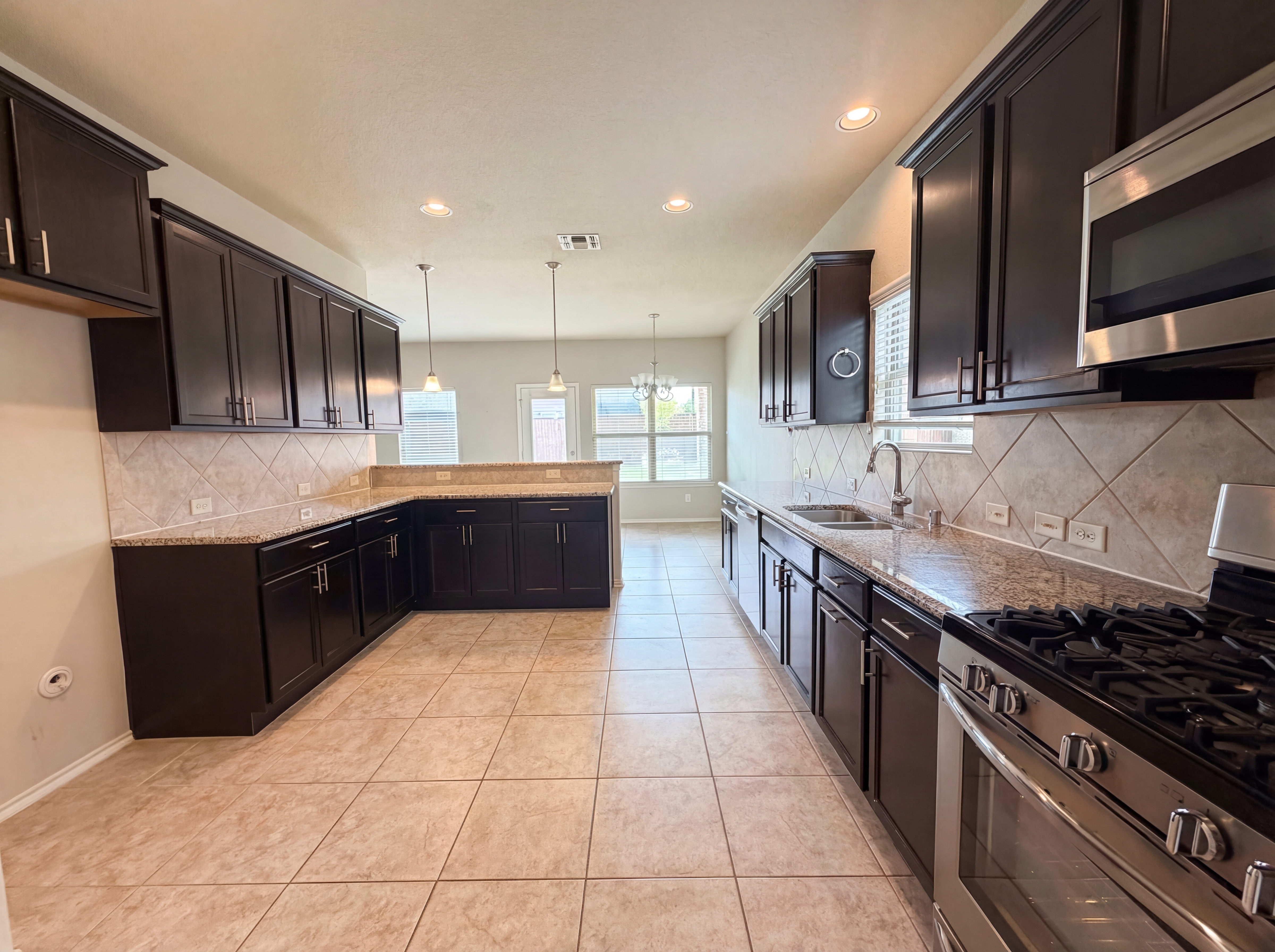 Photo 12 of 26 of 9829 Cottontail Ln, McKinney, TX
