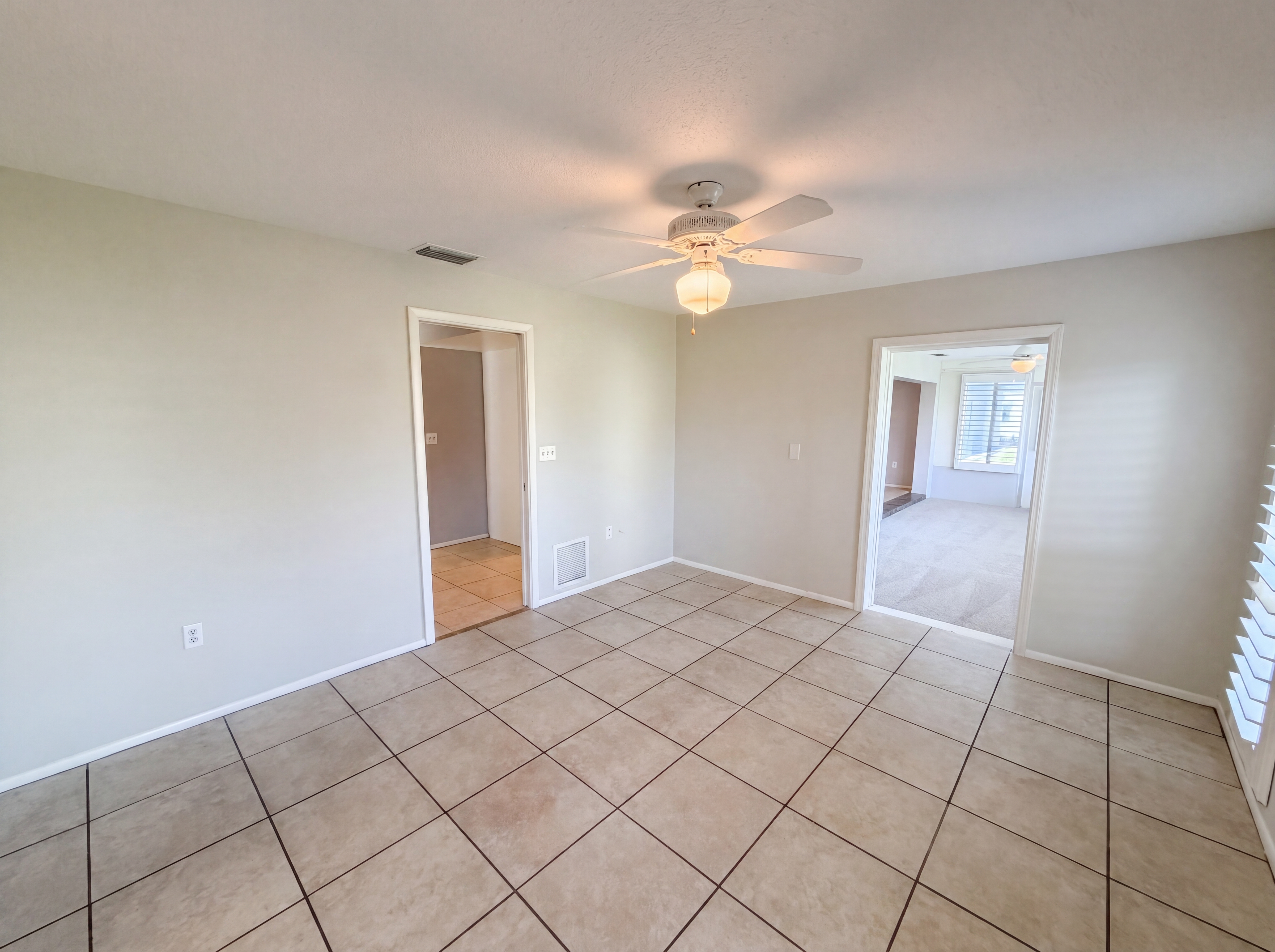Photo 8 of 29 of 4561 Great Lakes Dr S, Clearwater, FL