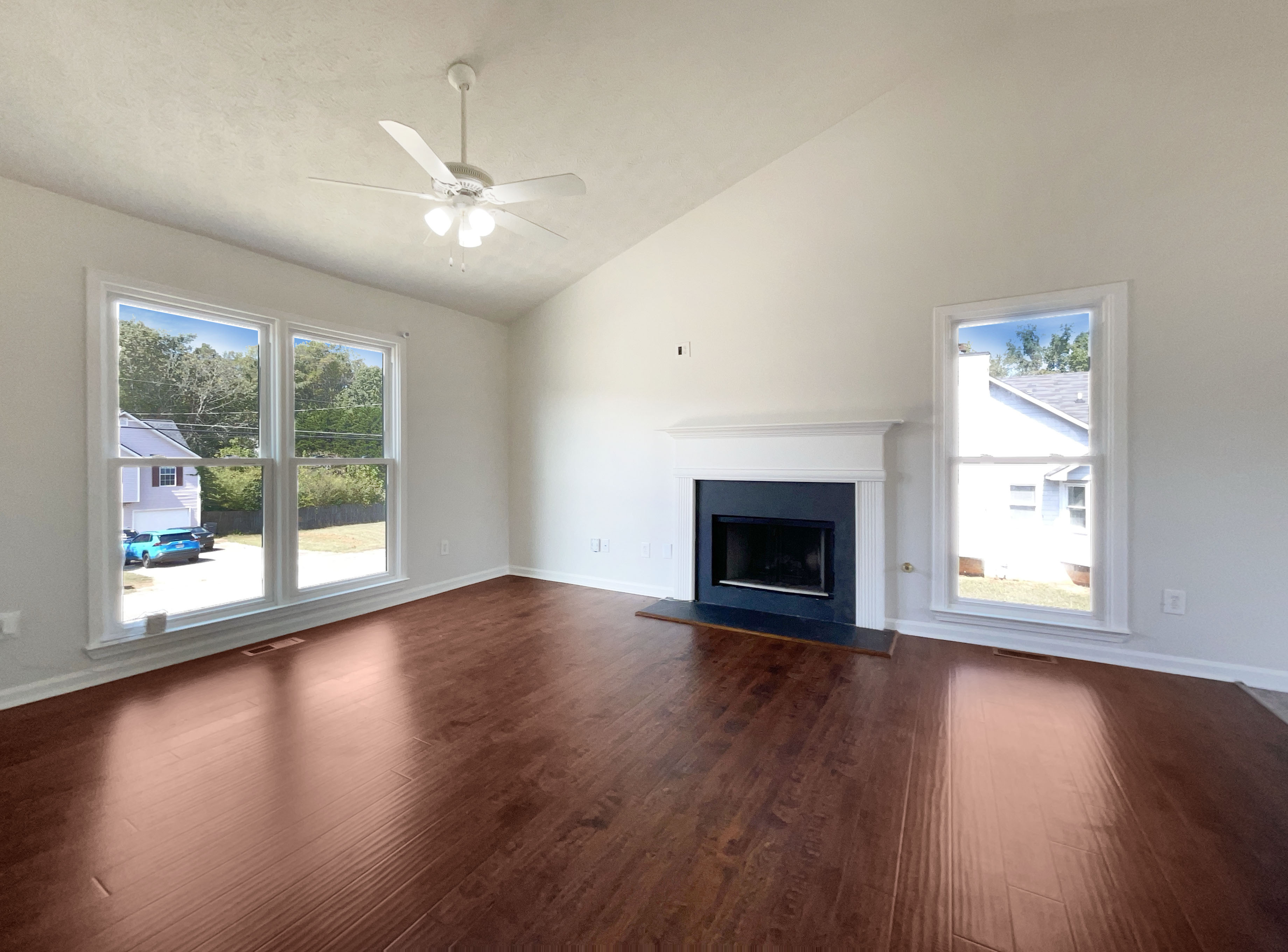 Photo 3 of 23 of 210 Woodbridge Dr, Dallas, GA