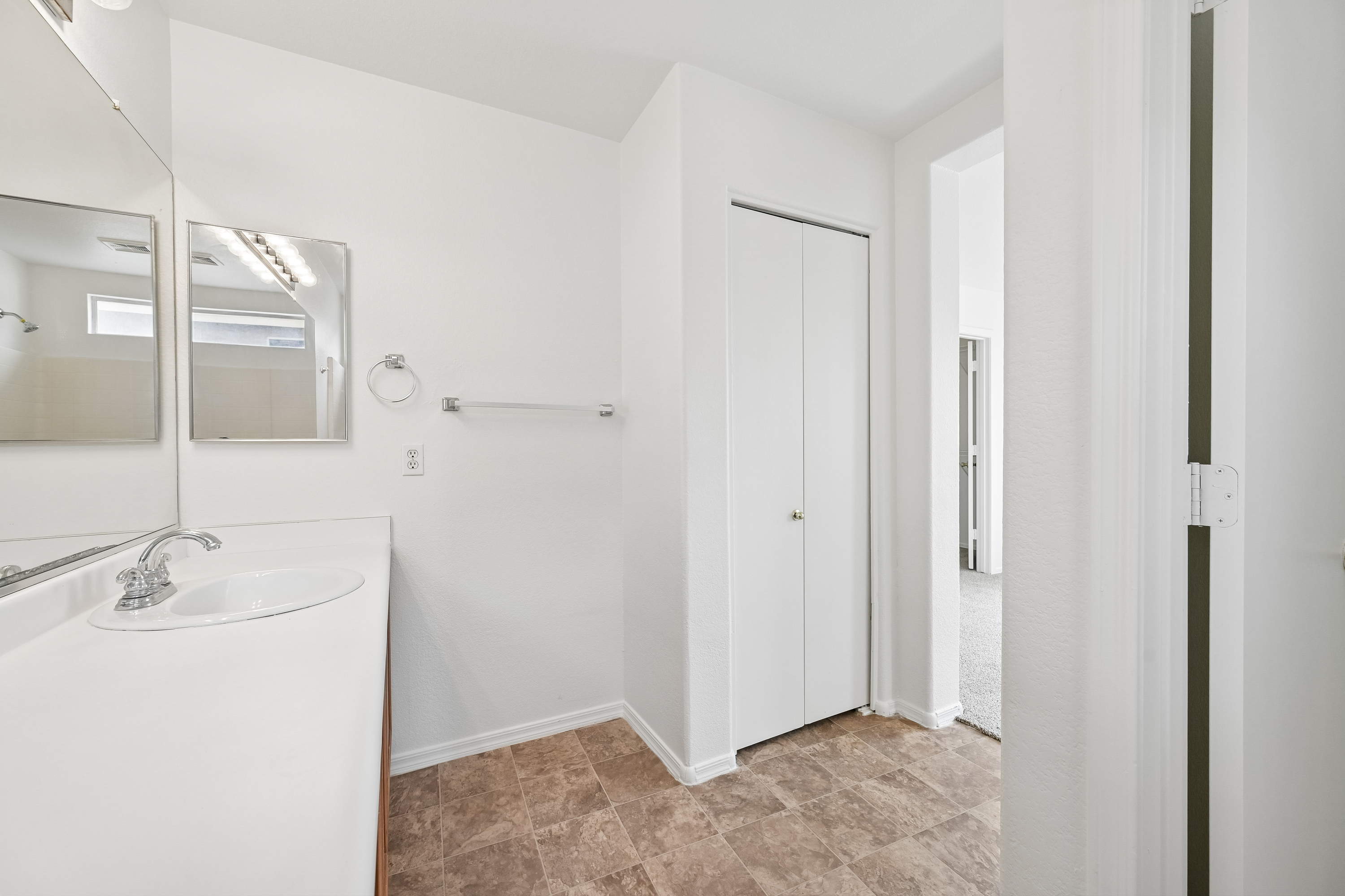 Photo 42 of 50 of 1515 E Bloch Rd, Phoenix, AZ