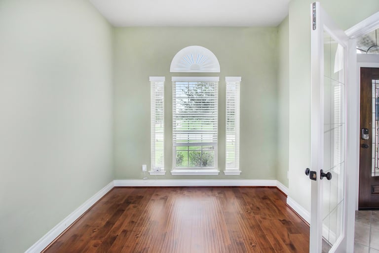 Photo 10 of 17 - 6433 Delta Crossing Ct, Rosenberg, TX 77471