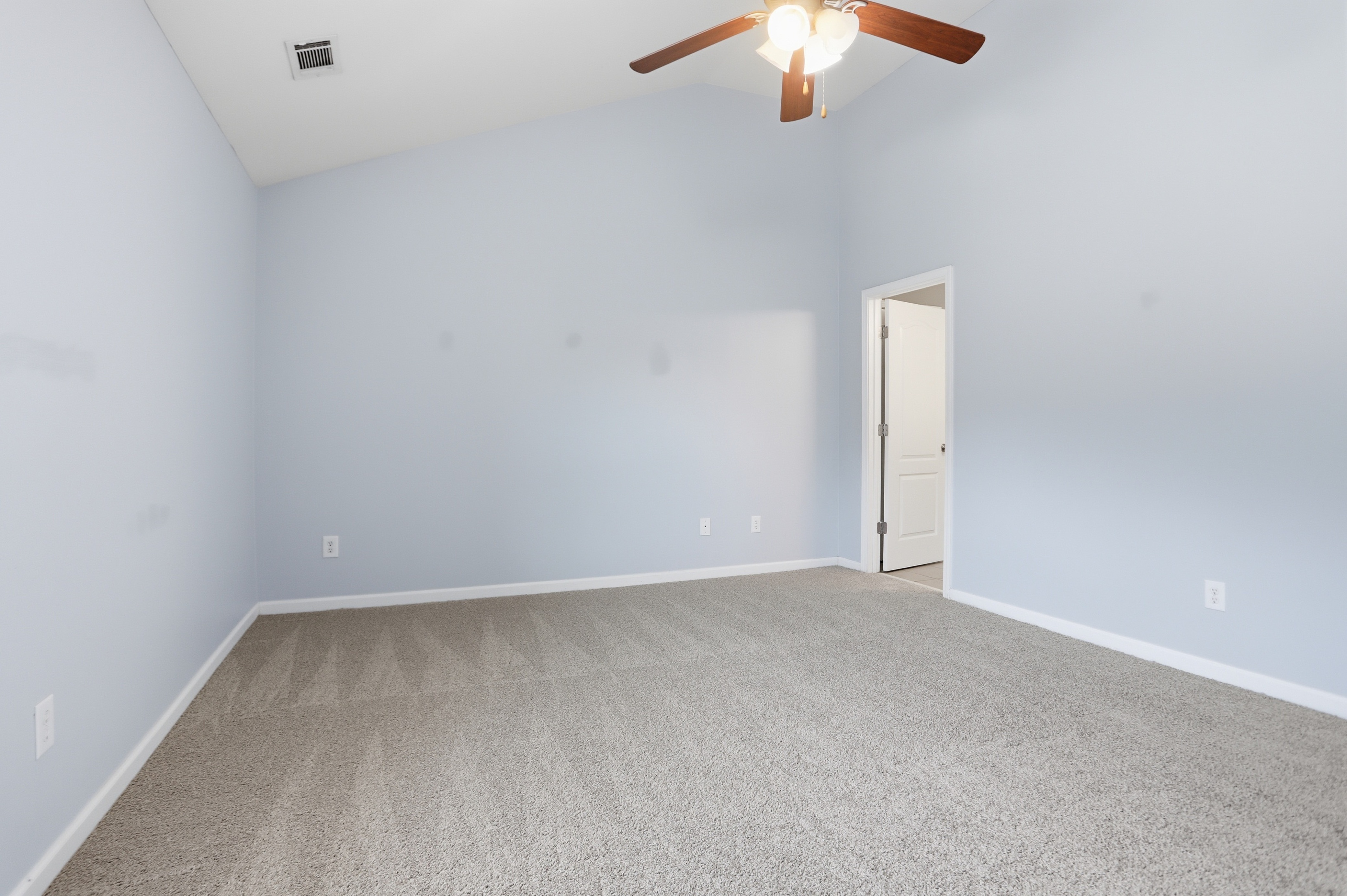 Photo 4 of 35 of 9518 Rushmore Cir, Braselton, GA