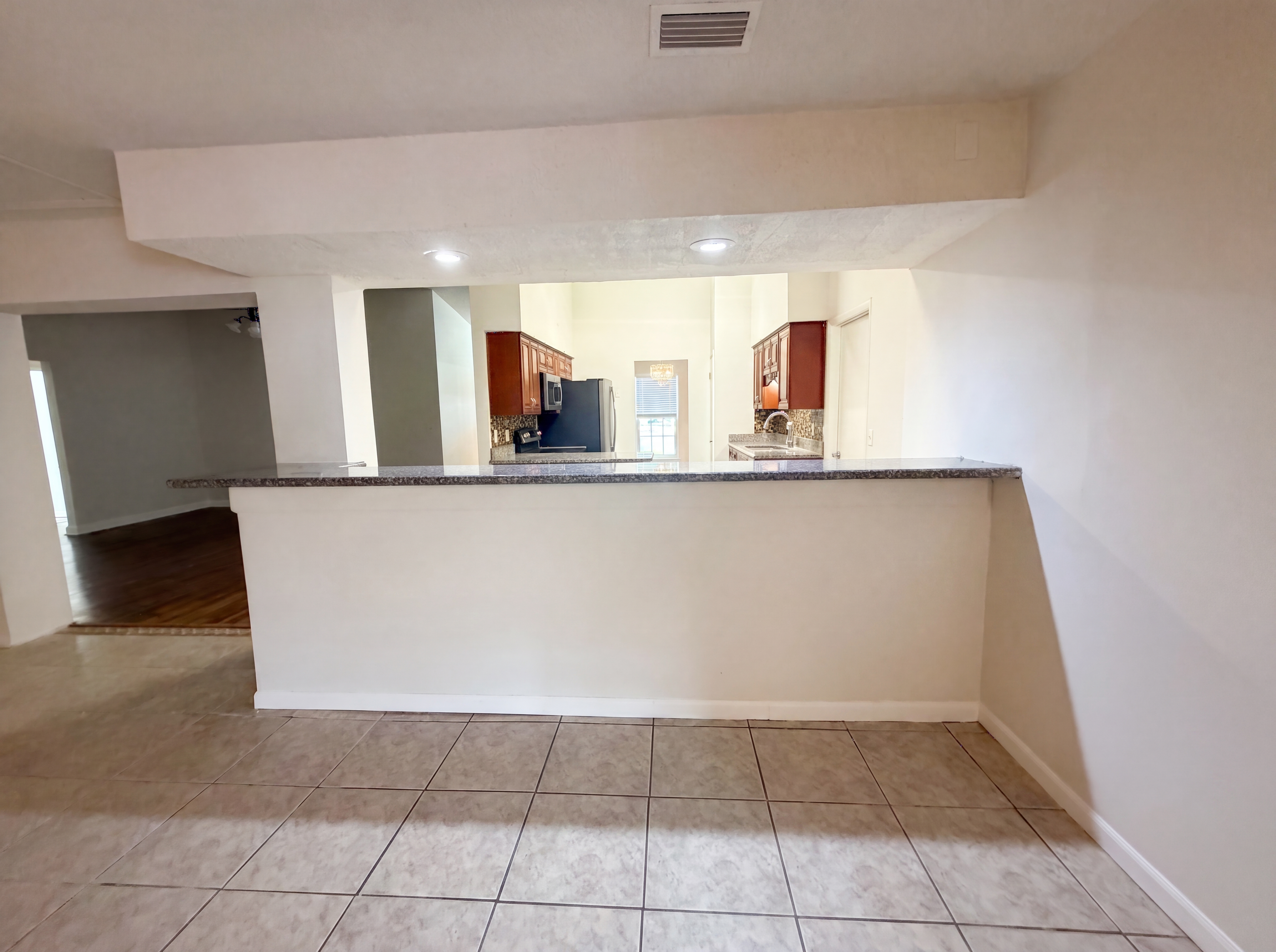 Photo 5 of 22 of 841 Chalmet Ln, Jacksonville, FL