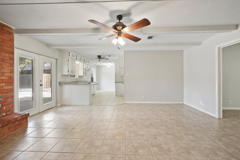 Photo 9 of 24 - 2145 Shady Grove Dr, Bedford, TX 76021