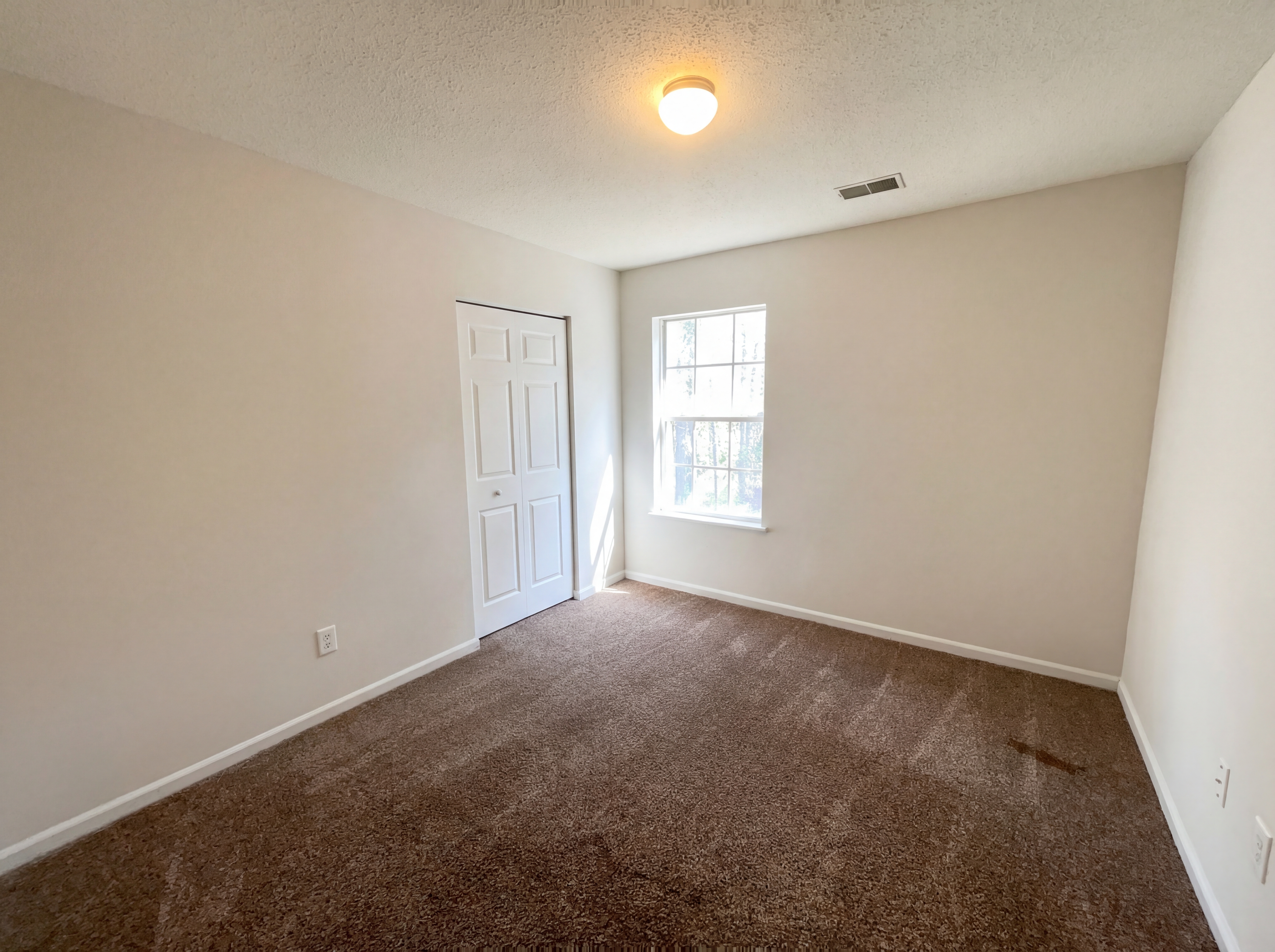 Photo 11 of 19 of 318 Aberdeen Cir, Summerville, SC