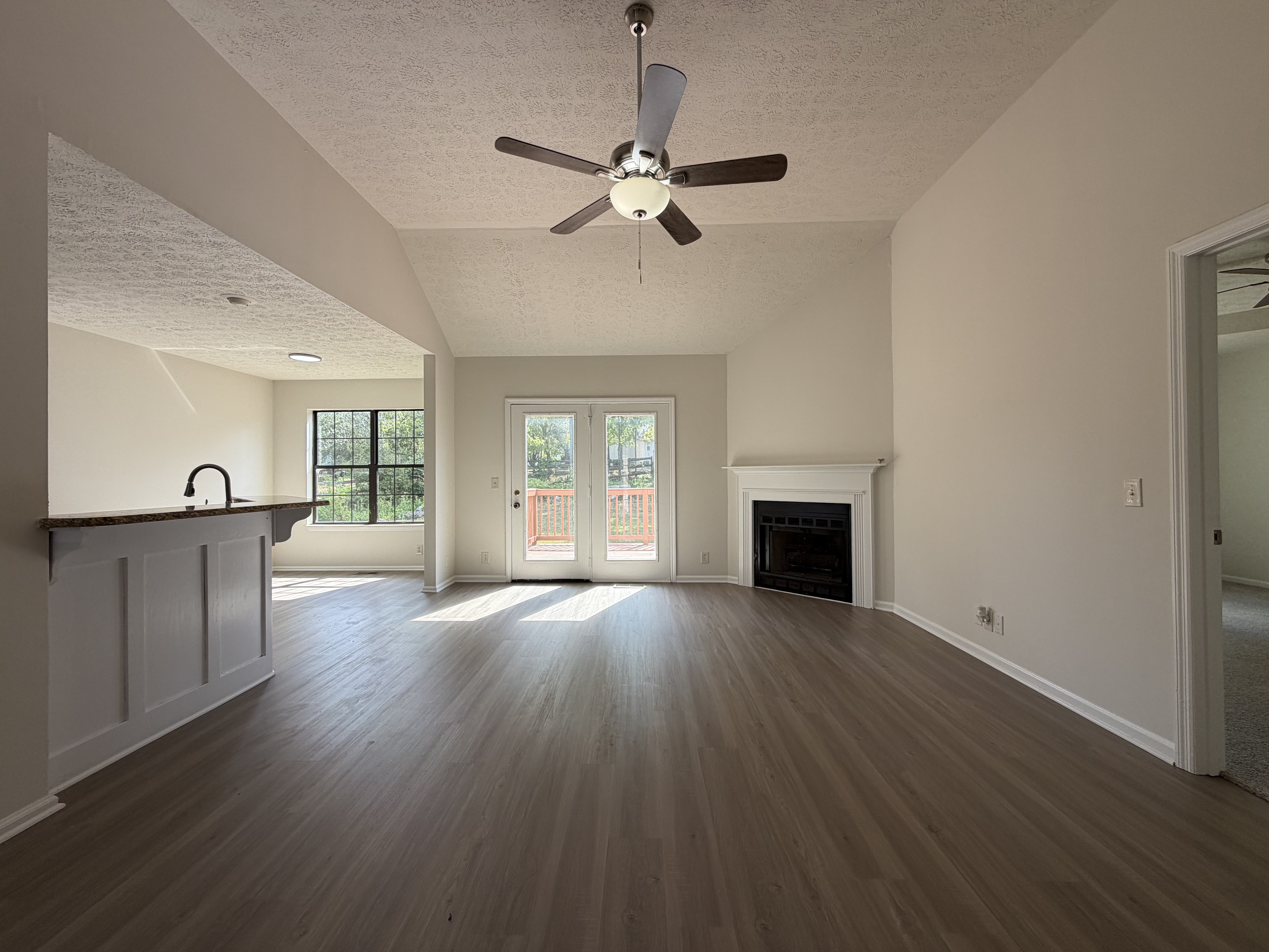Photo 3 of 15 of 3441 Bridgeton Cv, Antioch, TN