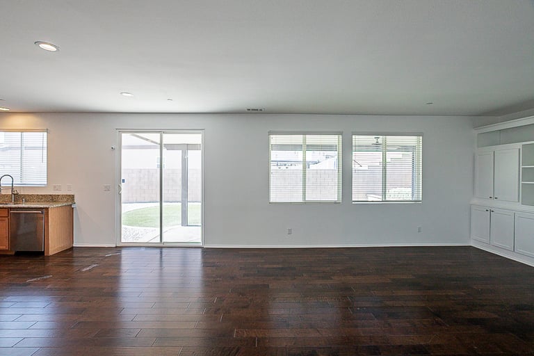 Photo 10 of 34 - 34925 Lava Tree Ln, Winchester, CA 92596