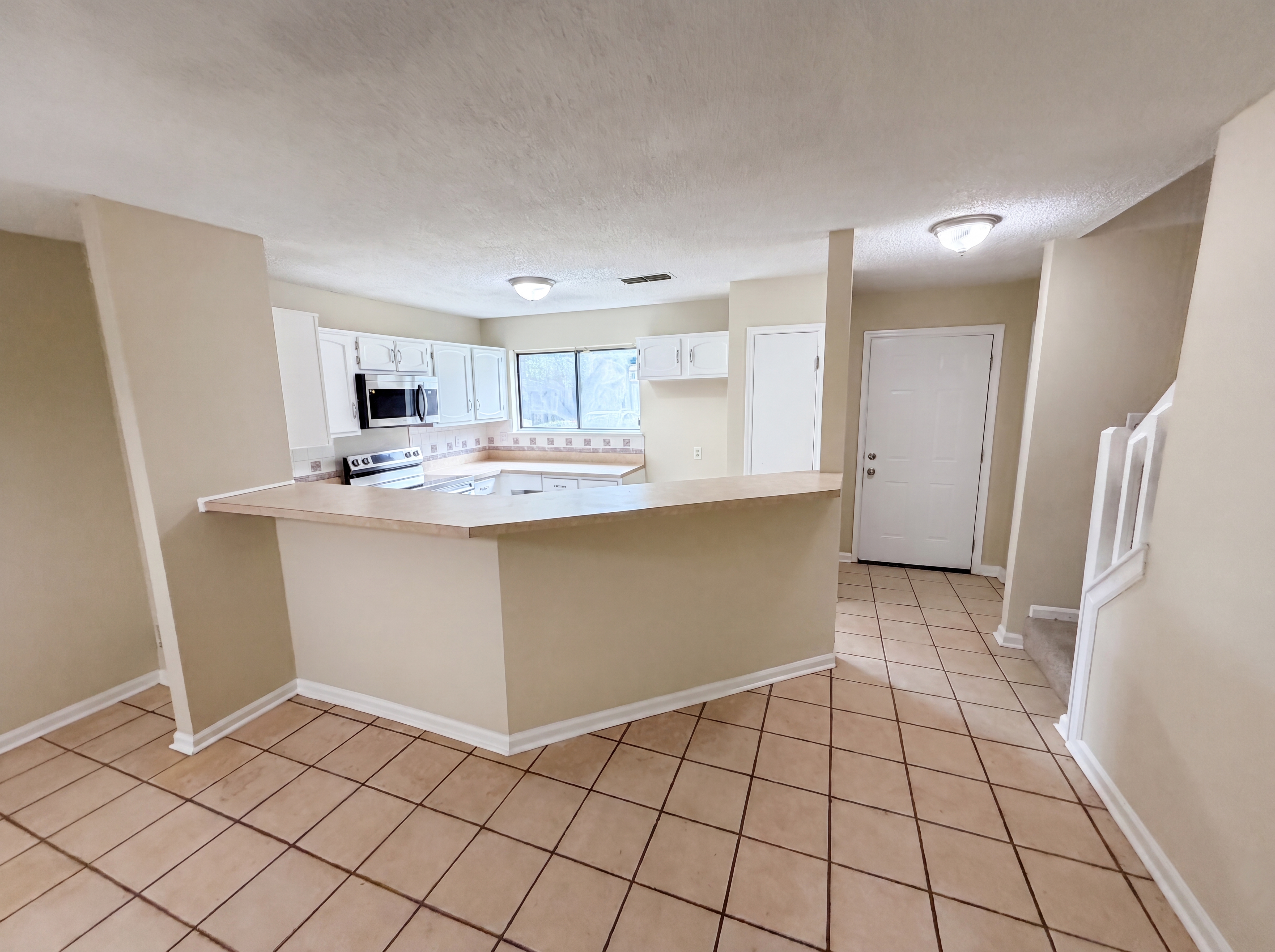 Photo 7 of 24 of 3271 Tennington Pl, Lawrenceville, GA