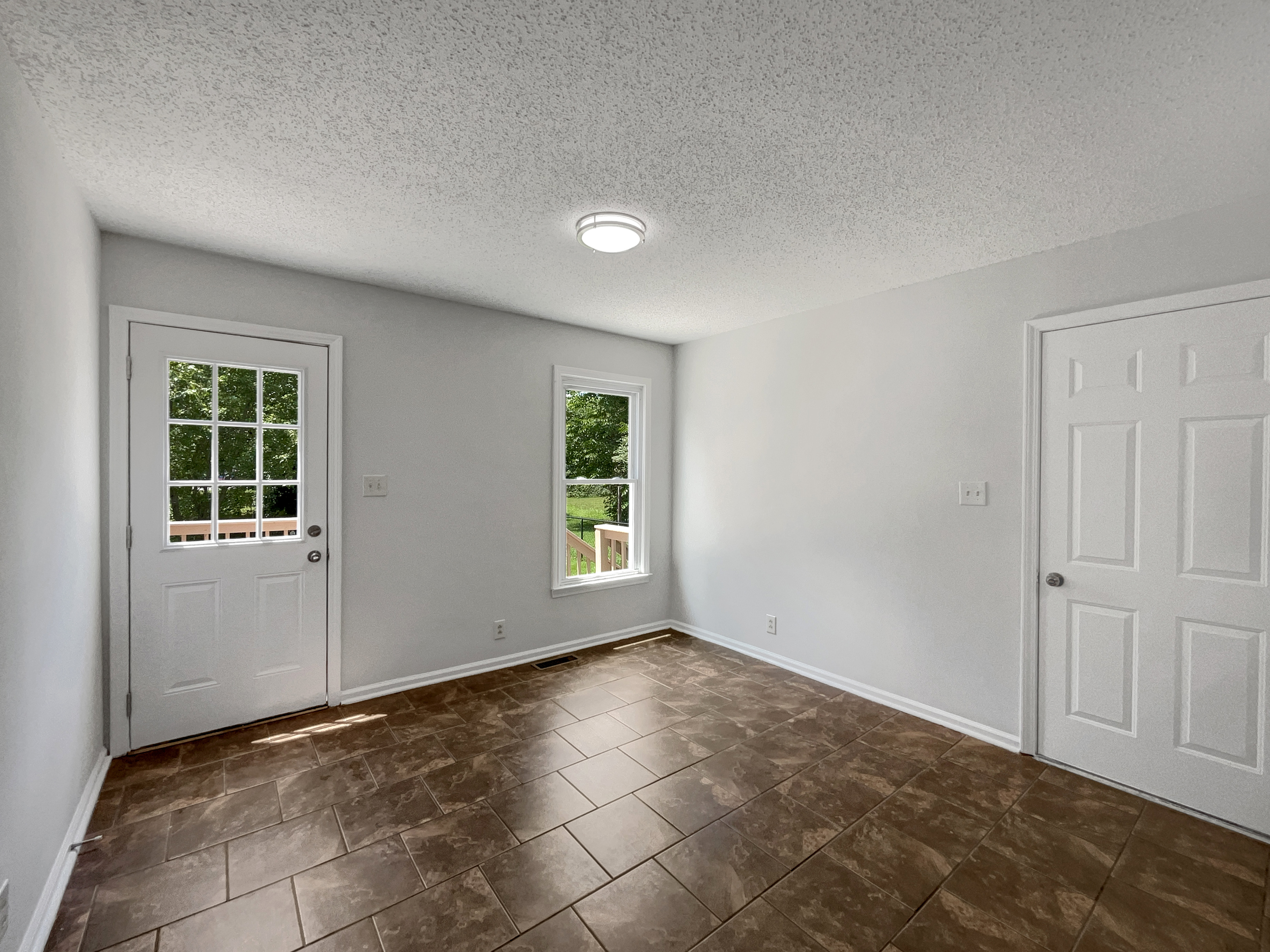 Photo 10 of 21 of 238 Windmeade Cir, Clarksville, TN
