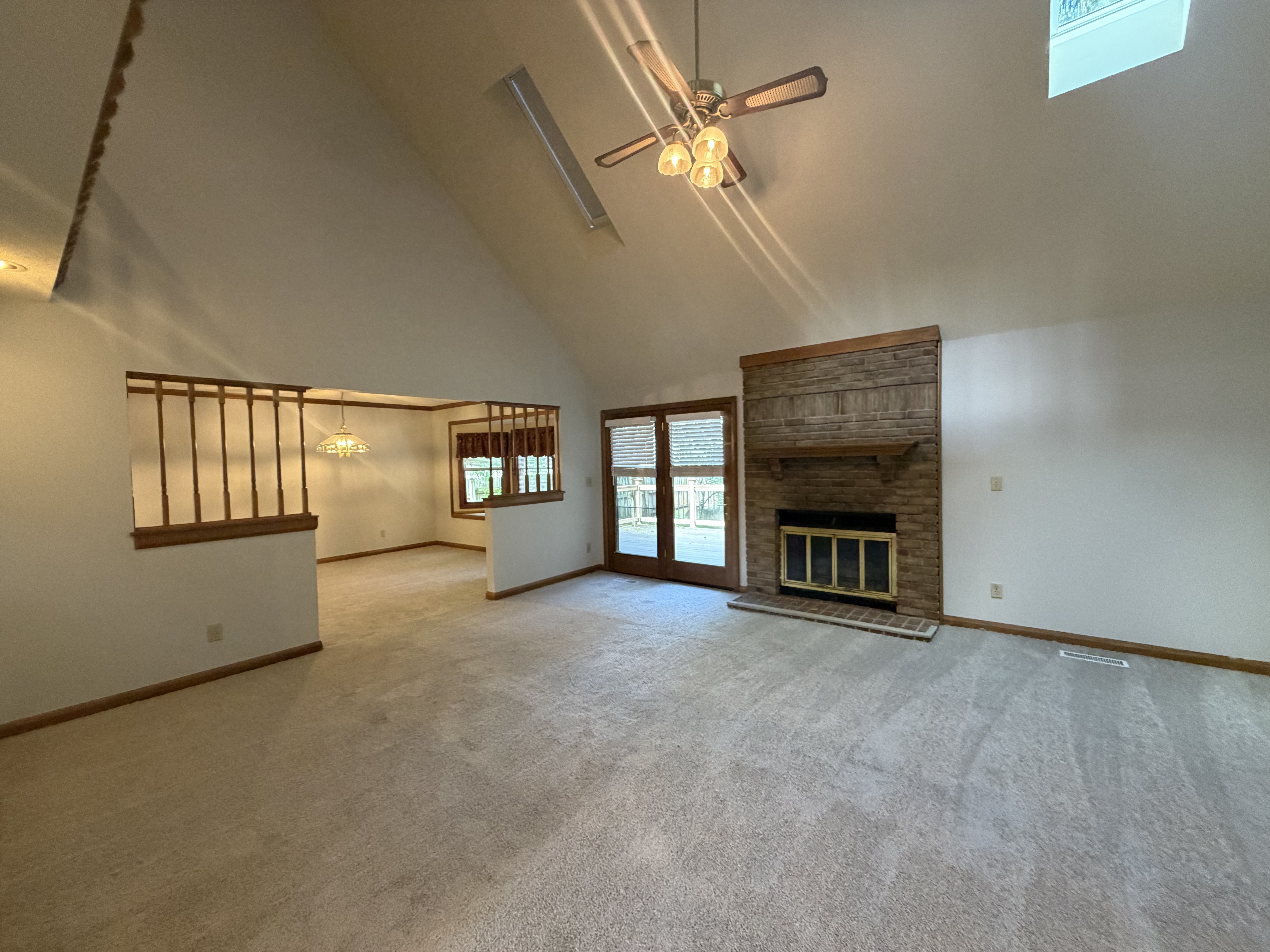 Photo 3 of 48 of 165 Juniper Ave, Westerville, OH