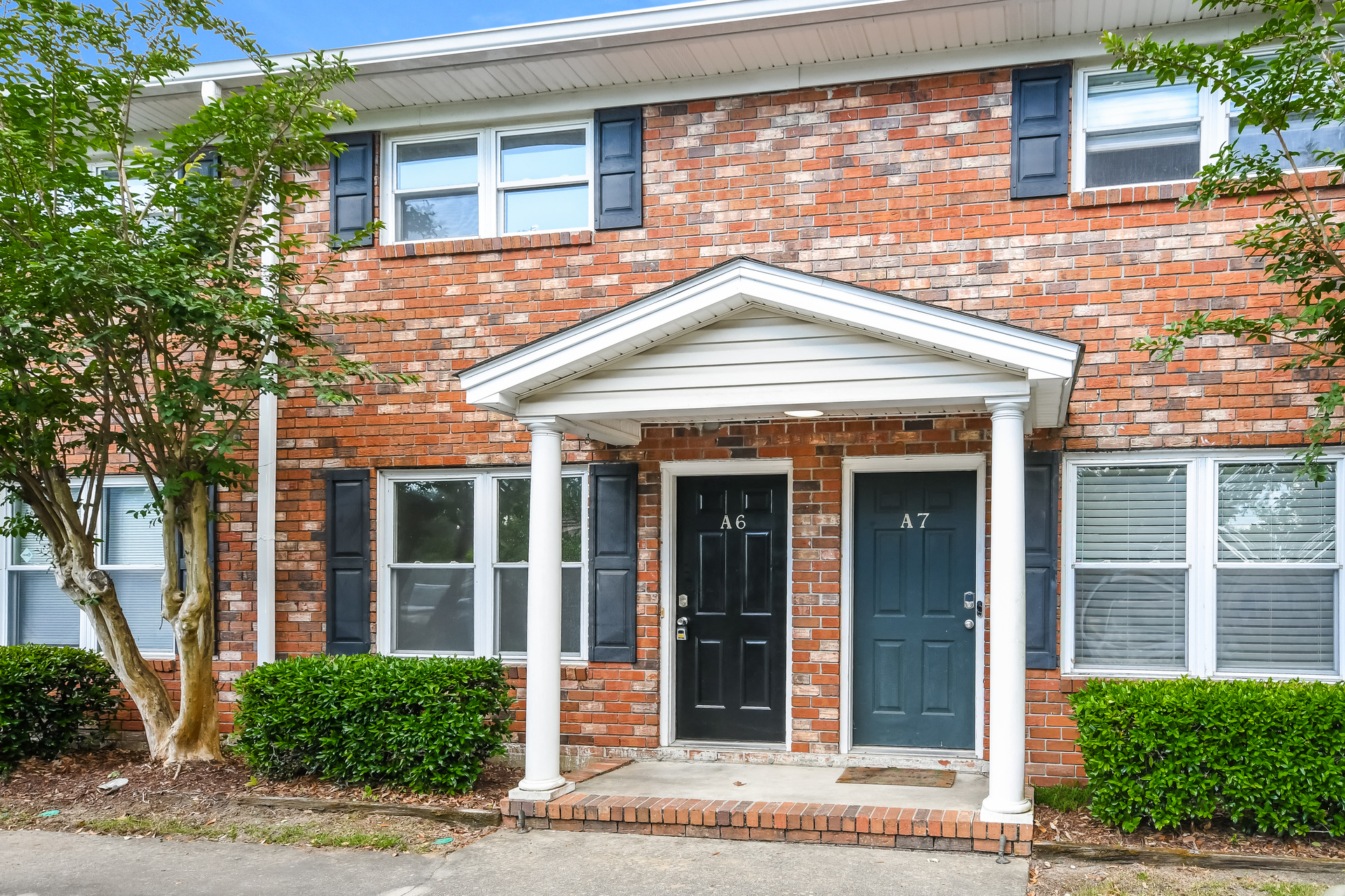Photo 7 of 21 of 1810 Mepkin Rd, Charleston, SC