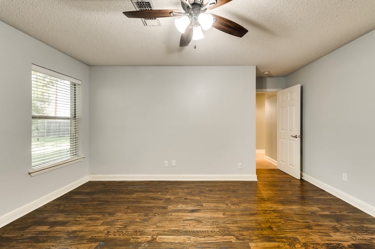 Photo 14 of 25 - 7502 Yorkmeadow Dr, Arlington, TX 76001