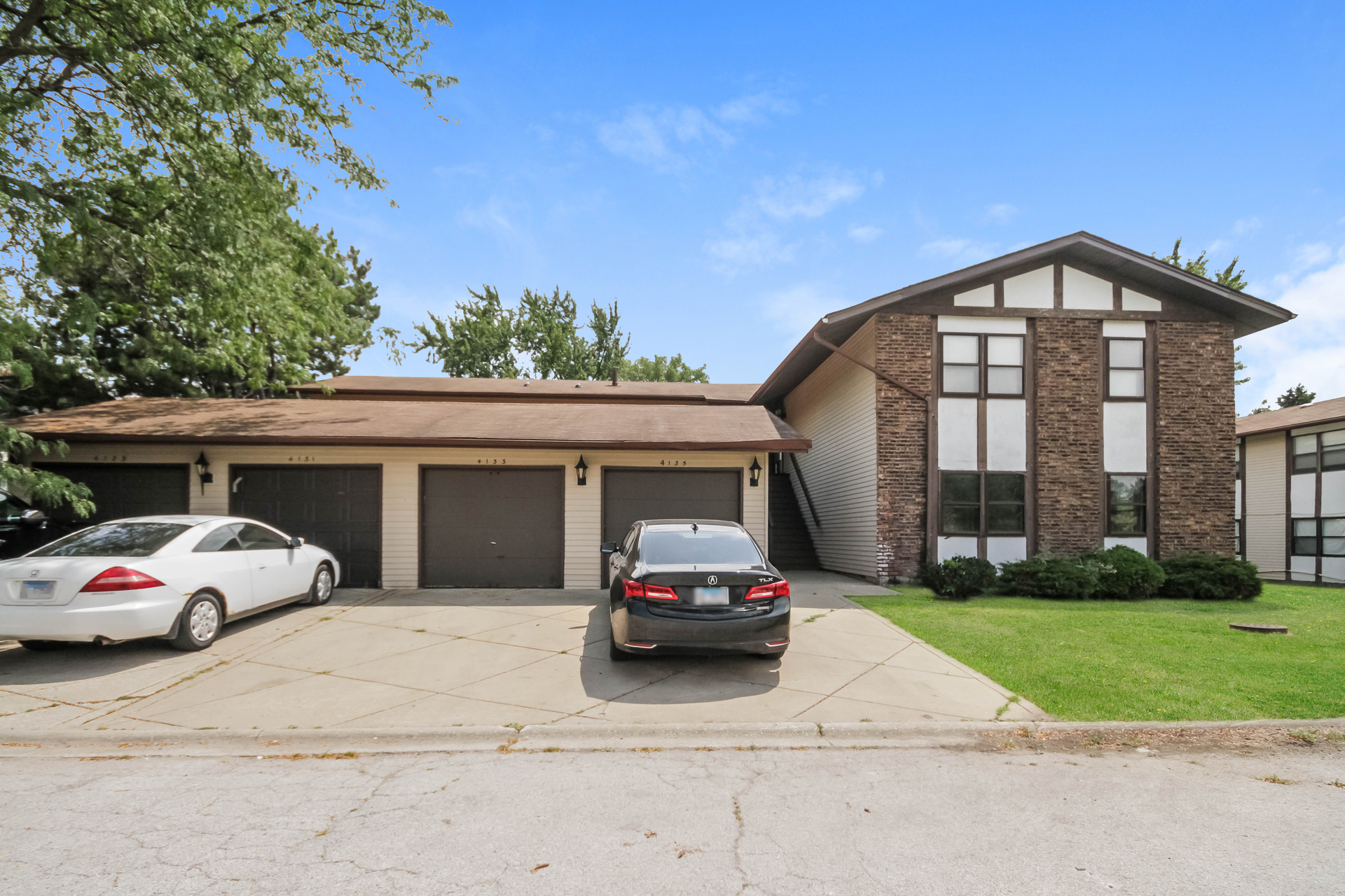 Photo 38 of 42 of 4133 193rd St, Country Club Hills, IL