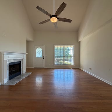 Property photo 3 of 1037 Shadowbrook Dr
