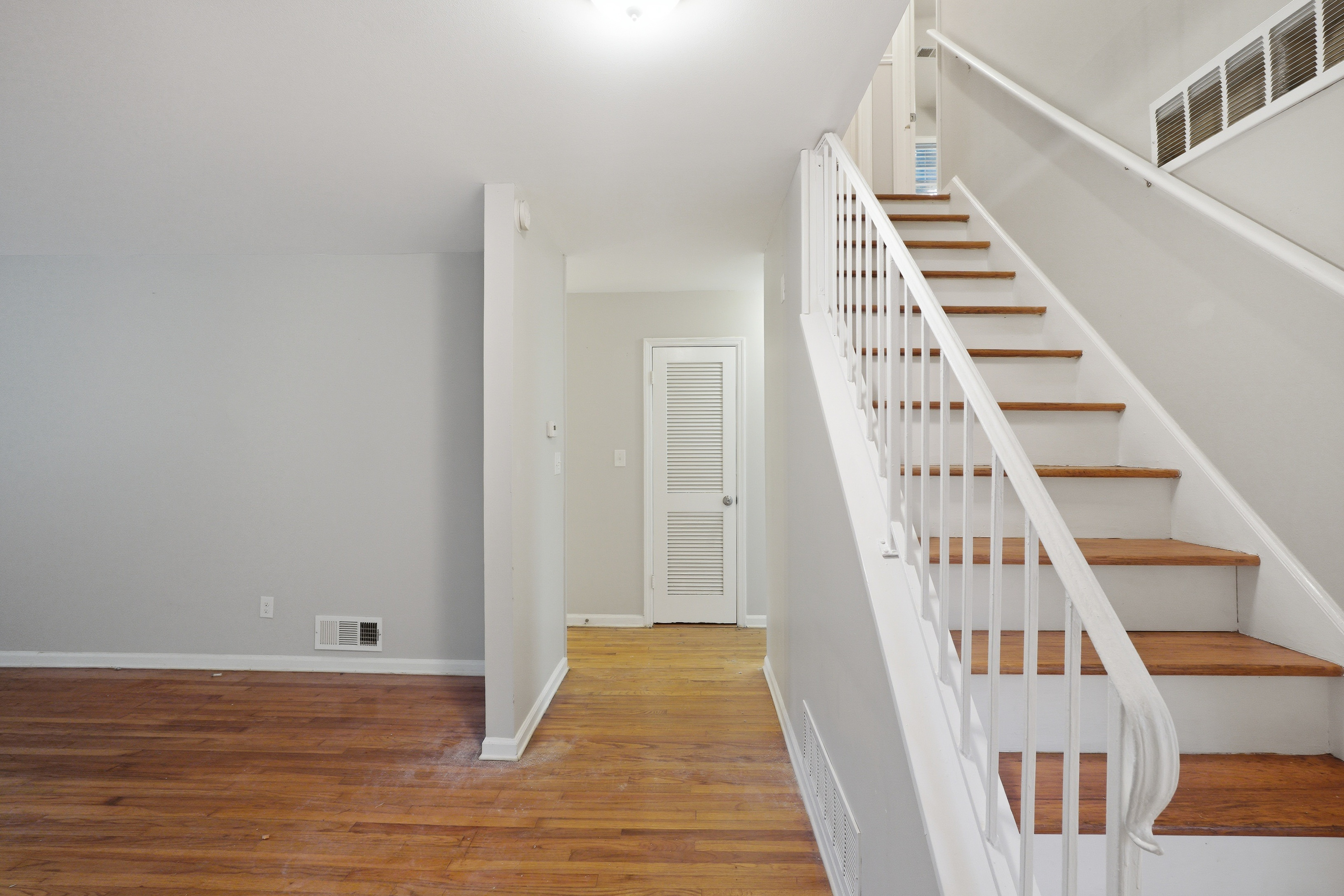 Photo 5 of 35 of 1604 Drayton Woods Dr, Tucker, GA