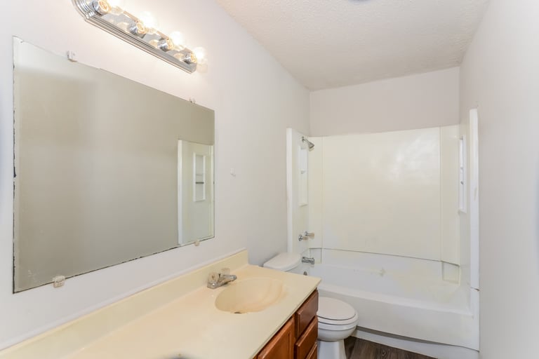 Photo 7 of 27 - 4018 Sun Harbour Dr, San Antonio, TX 78244