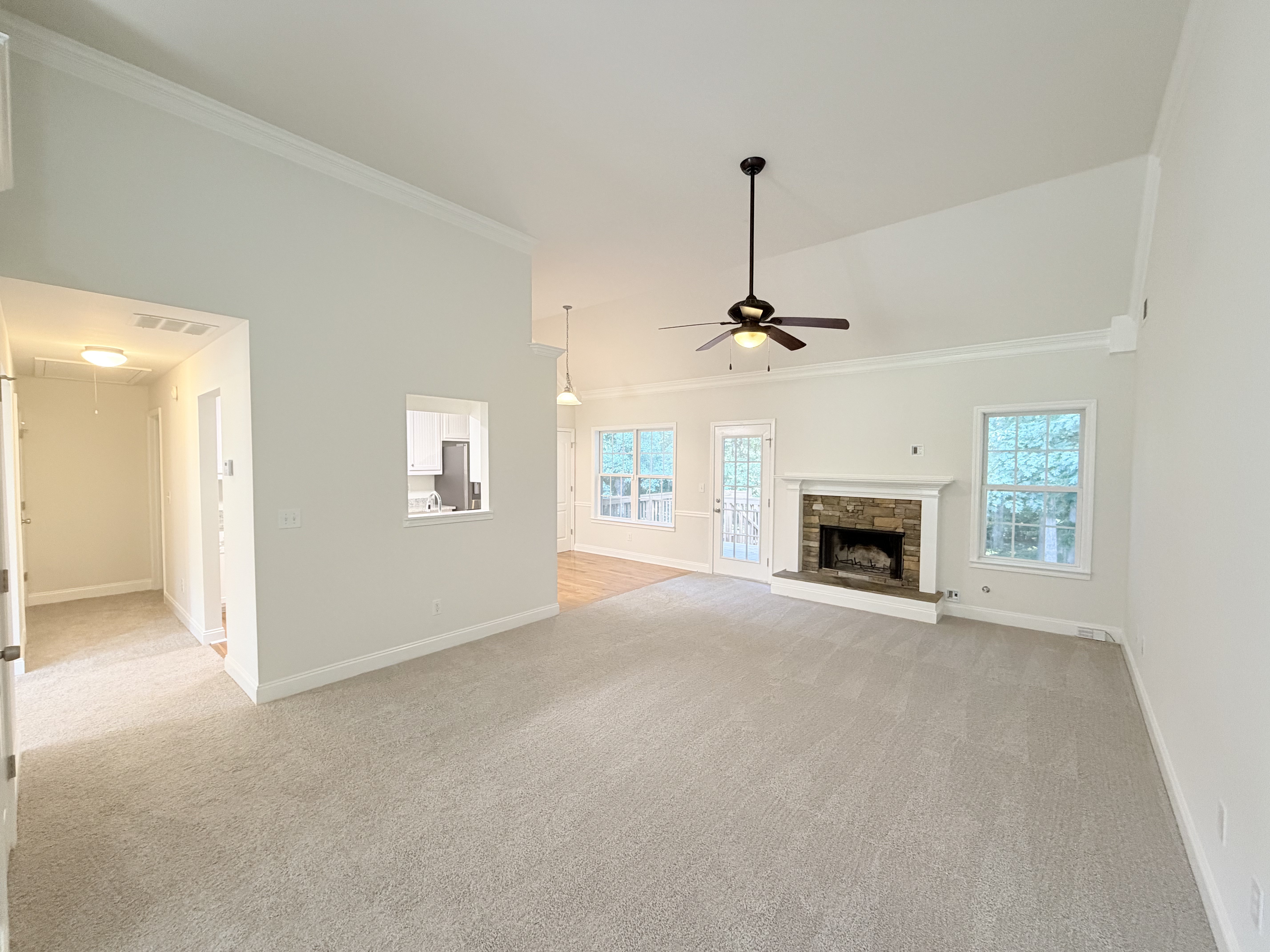 Photo 6 of 27 of 1412 White Oak Trce, Loganville, GA