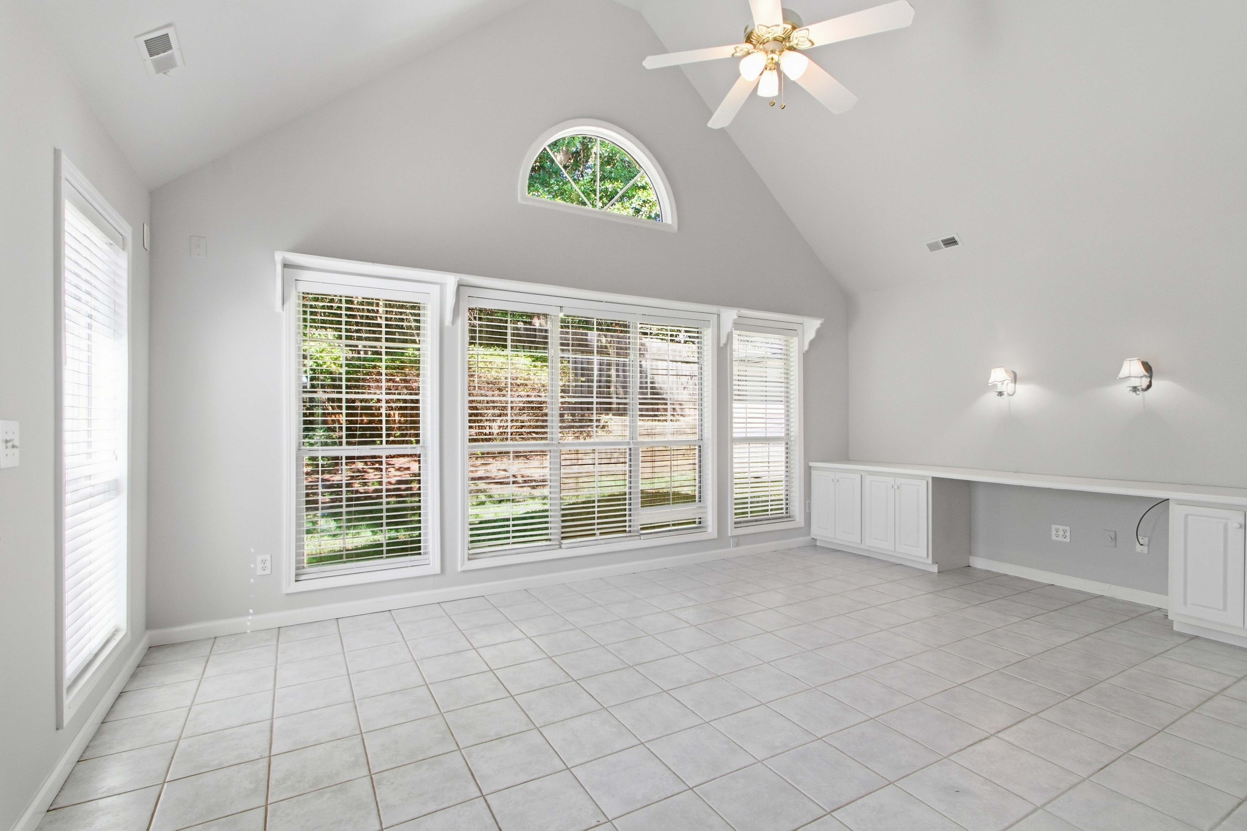 Photo 13 of 28 of 3104 Baker Plantation Ct, Acworth, GA