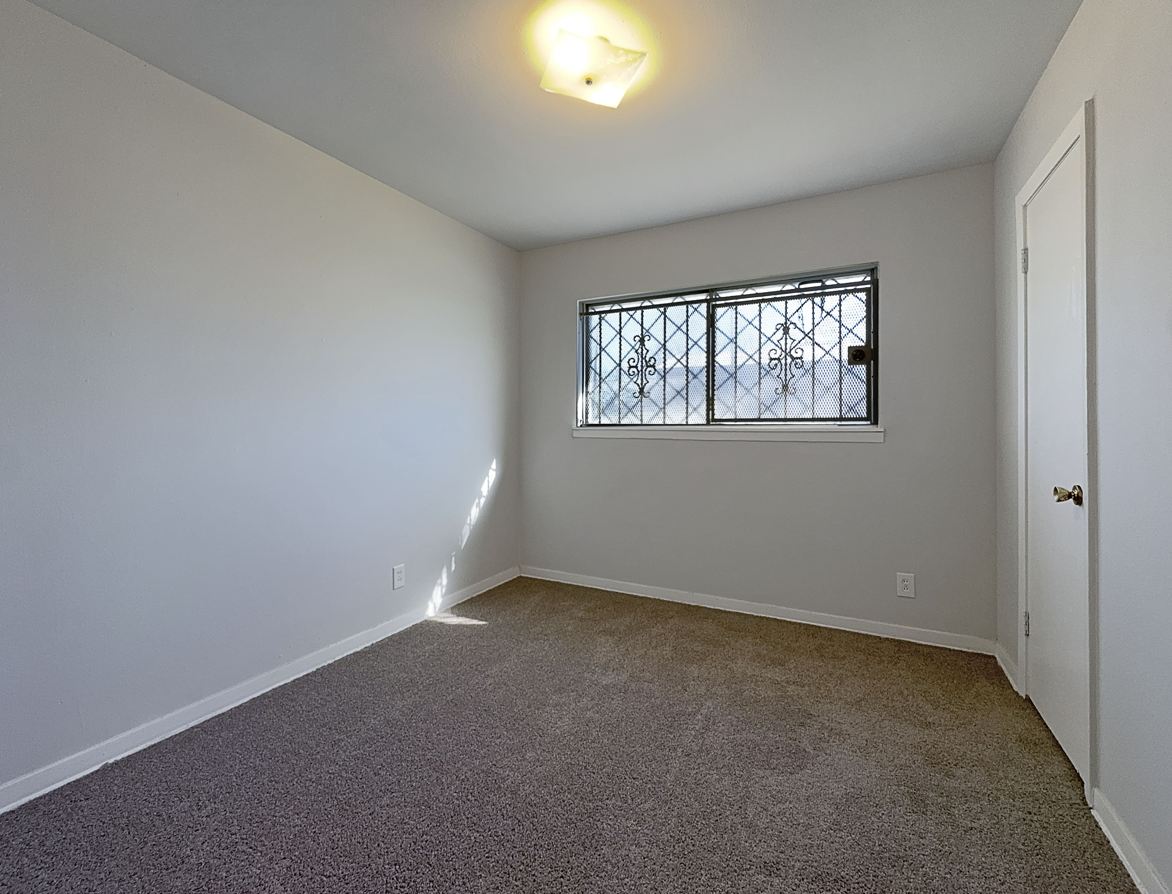 Photo 13 of 18 of 15311 Woodforest Blvd, Channelview, TX