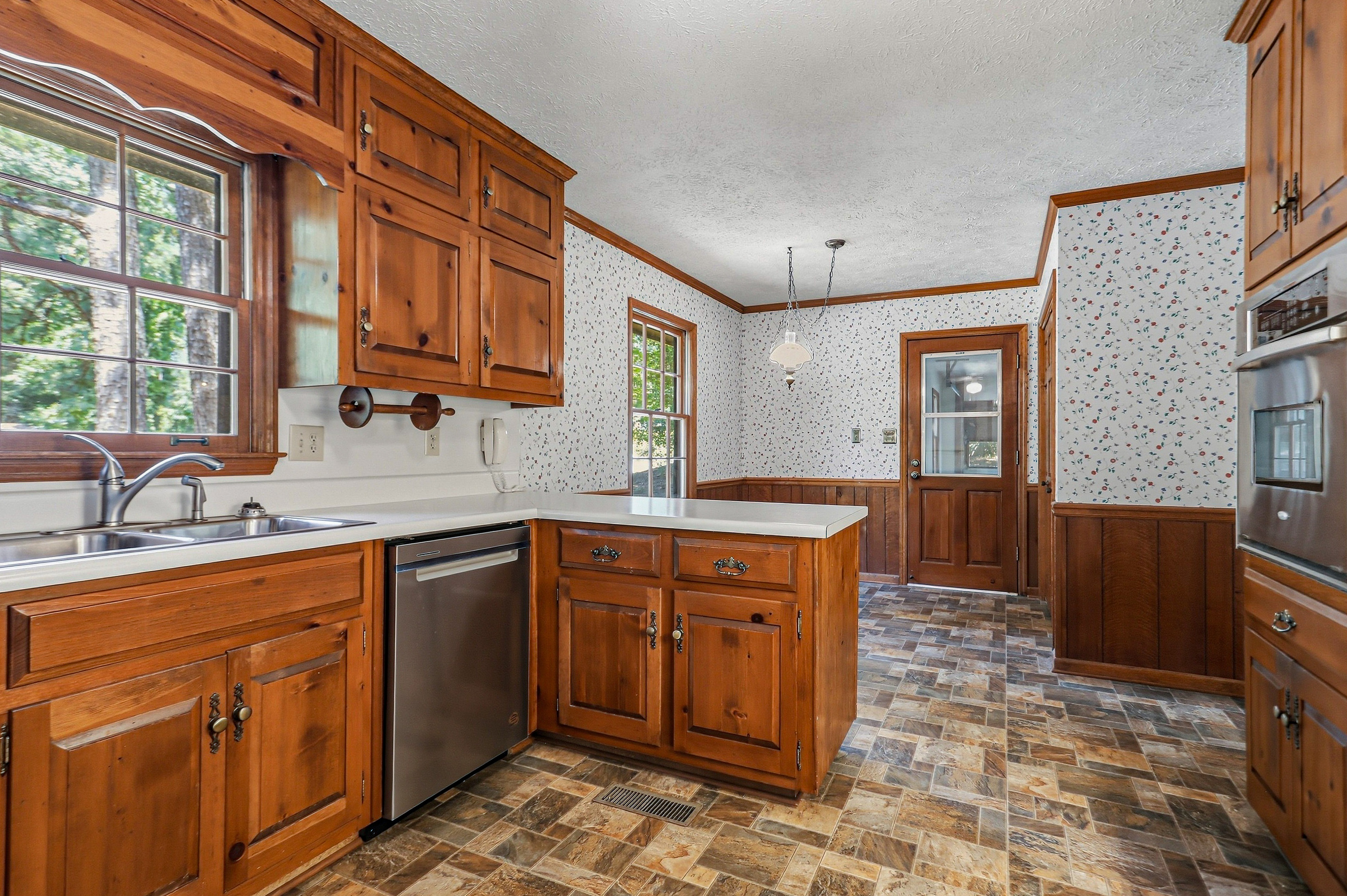 Photo 6 of 30 of 585 Buckeye Cir SE, Conyers, GA
