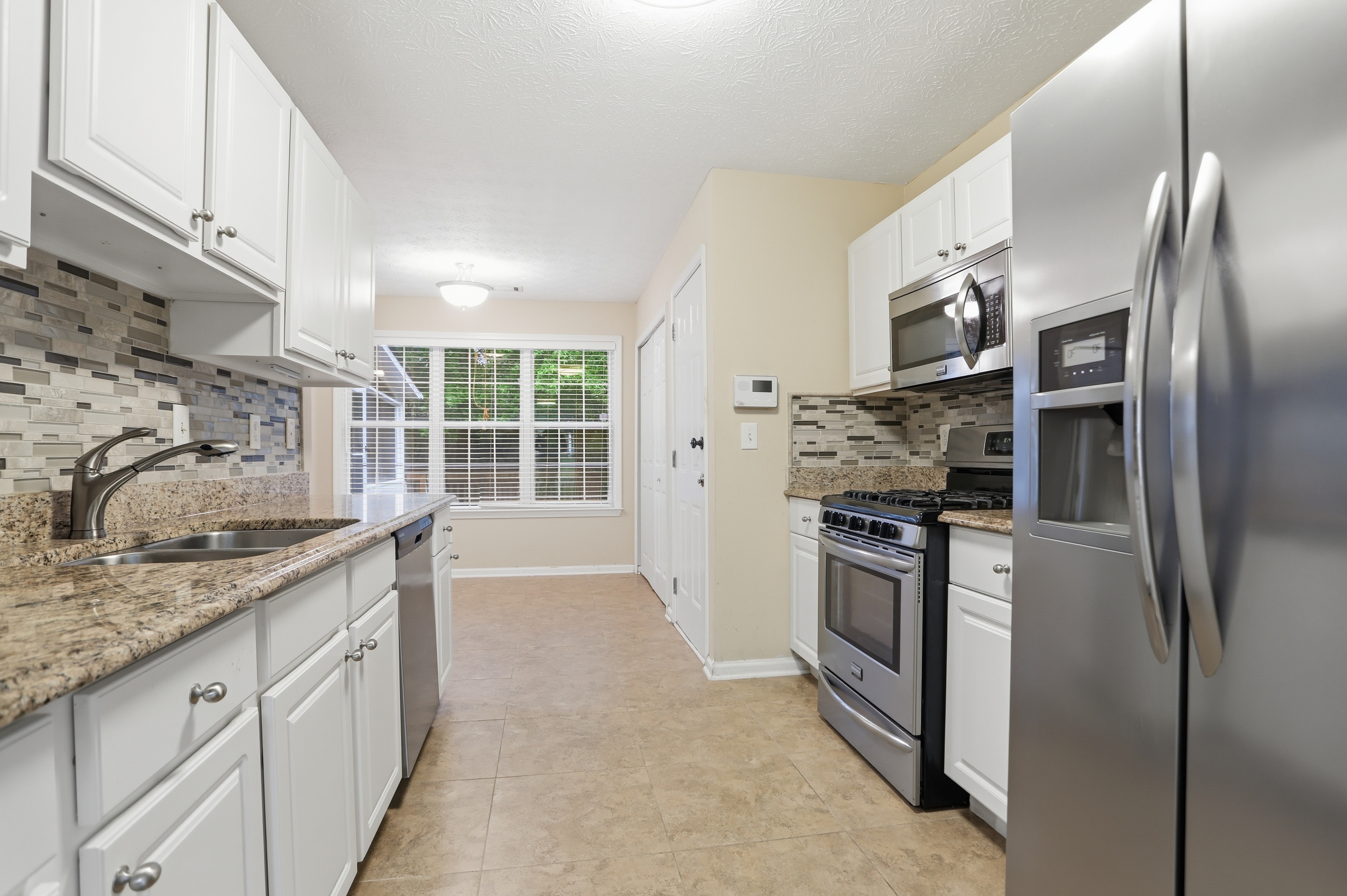 Photo 18 of 40 of 237 Kensington Trce, Stockbridge, GA