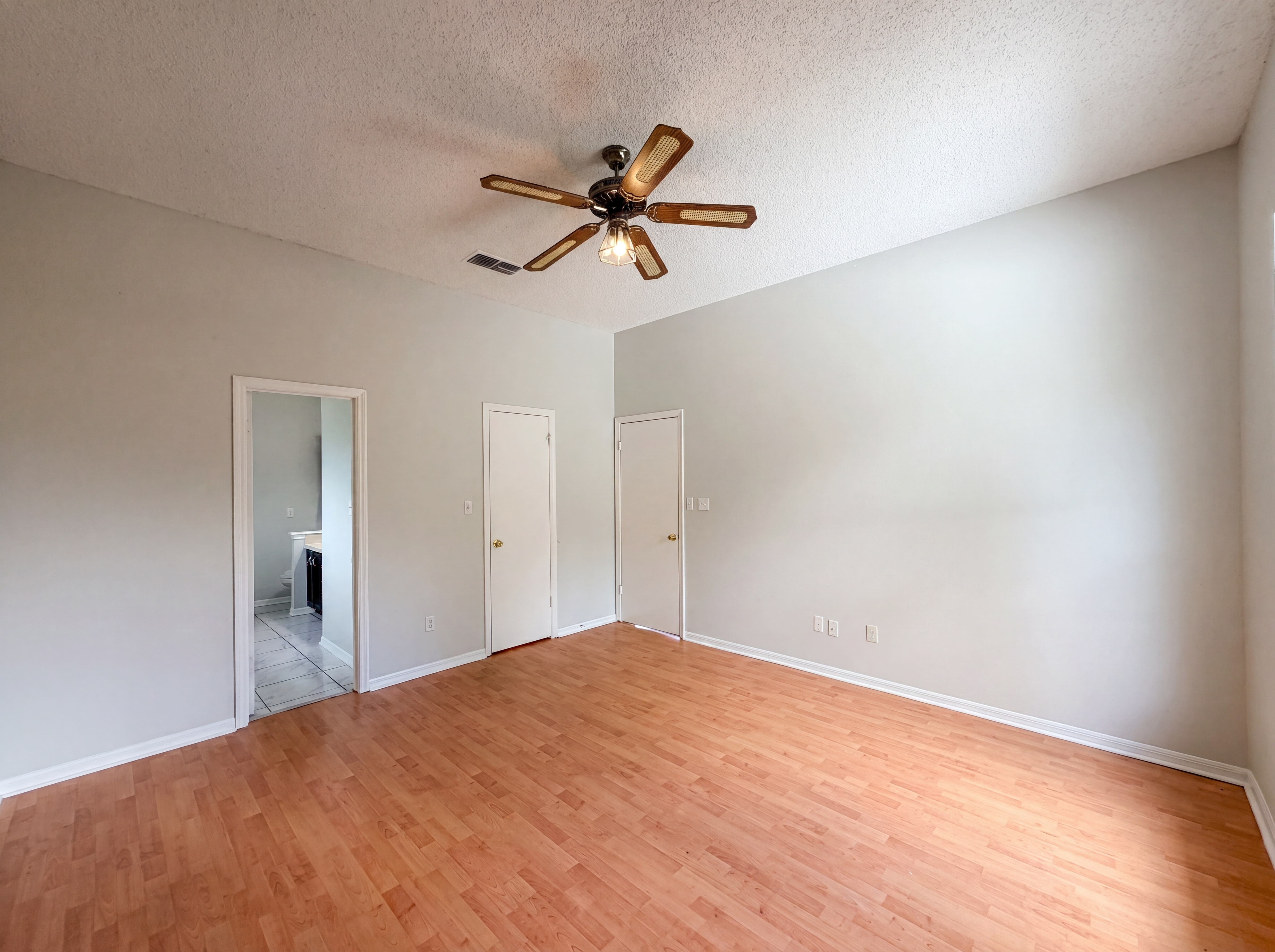 Photo 13 of 22 of 5263 Clarion Oaks Dr, Orlando, FL