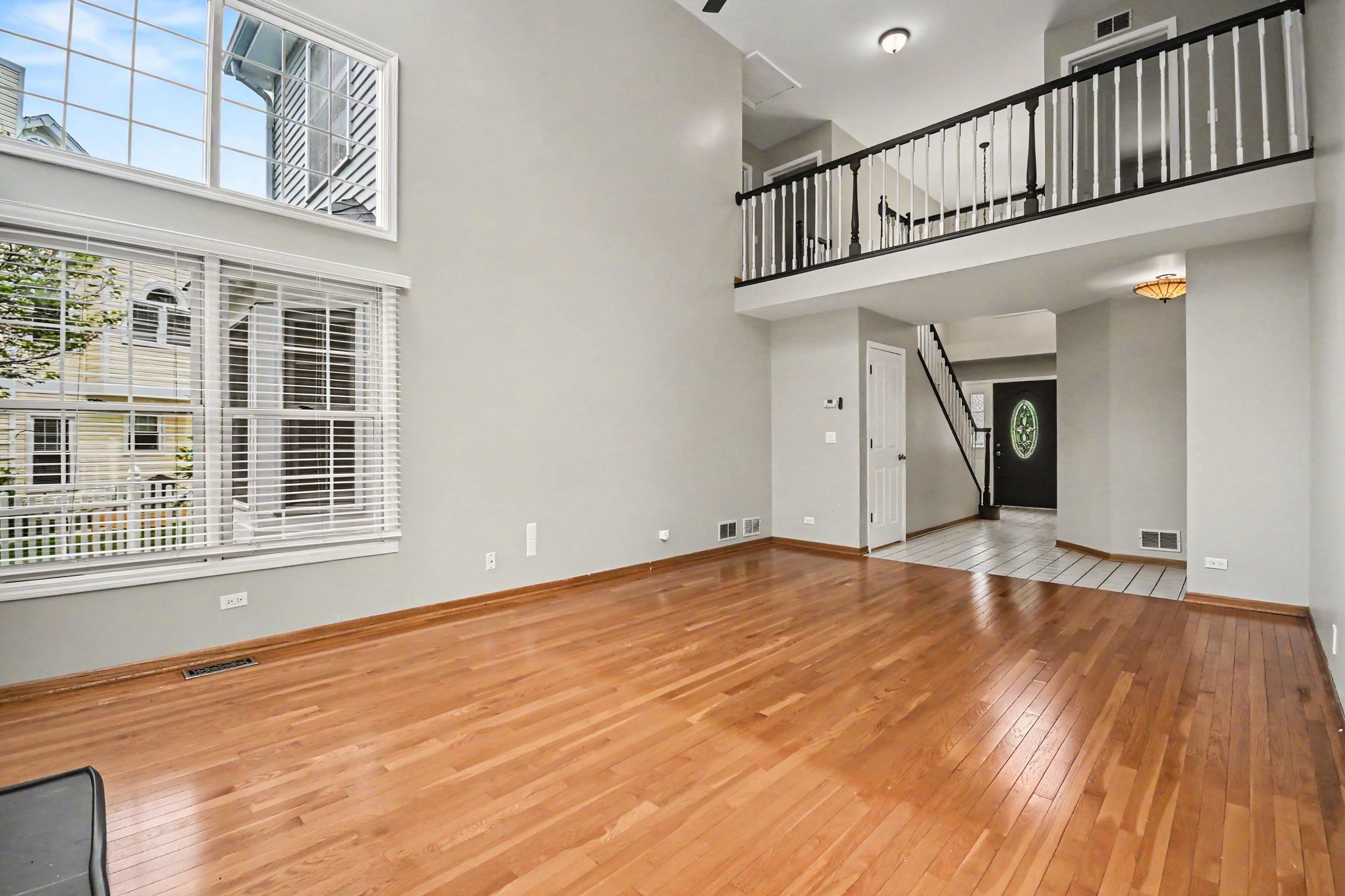 Photo 7 of 28 of 865 Warwick Ln, Lake Zurich, IL