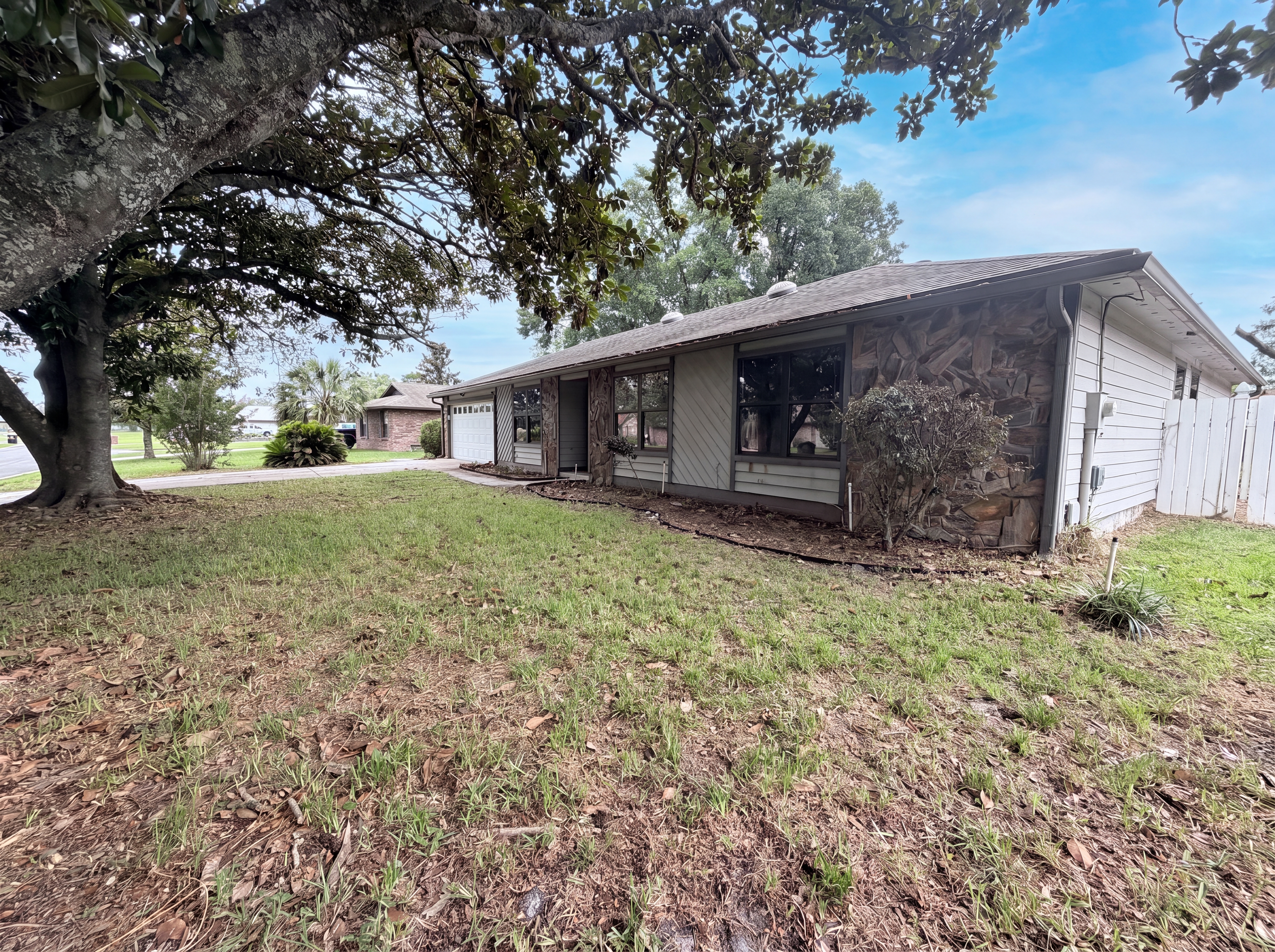 Photo 15 of 17 of 2441 Longwood St, Orange Park, FL