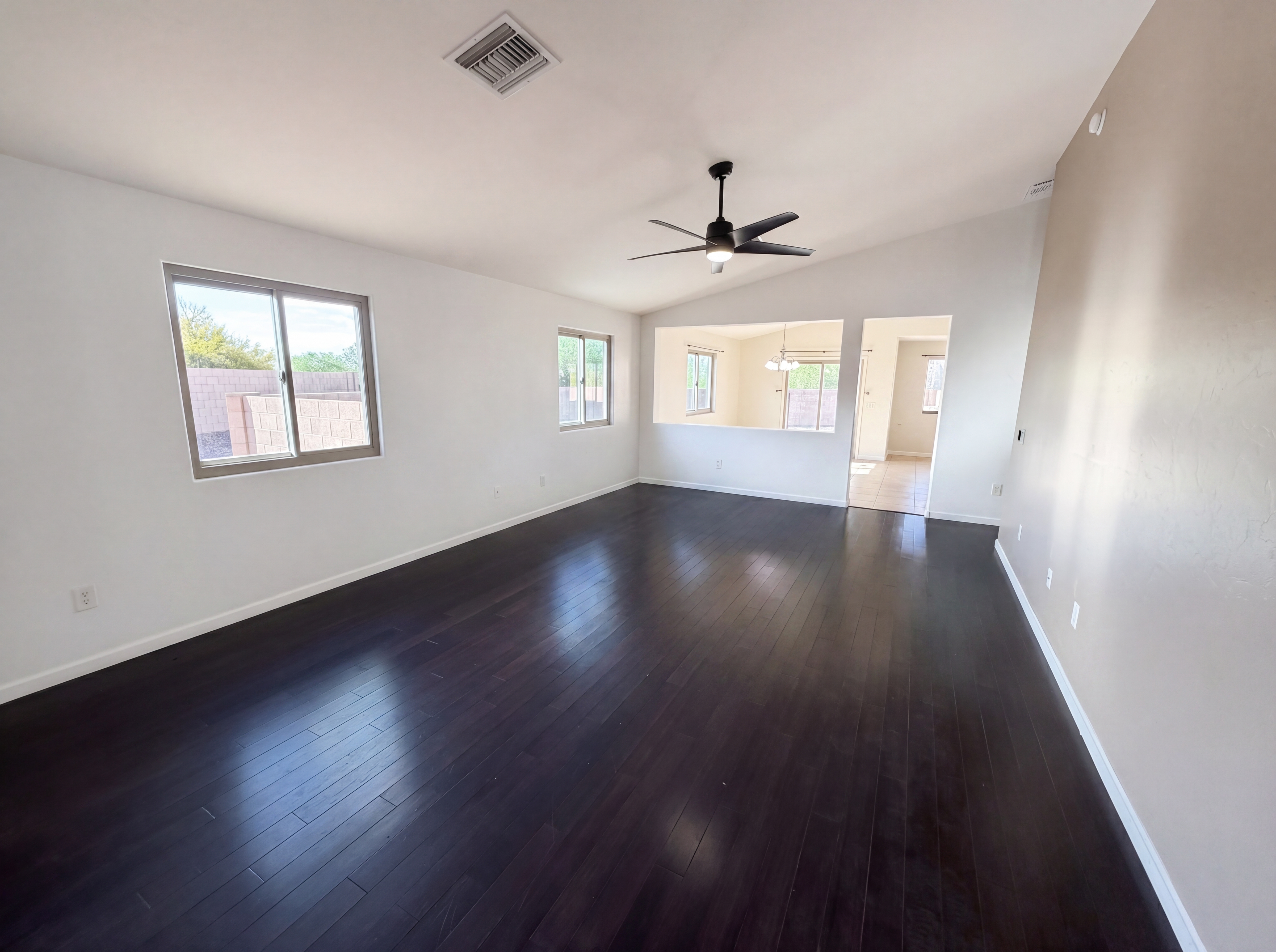 Photo 3 of 19 of 4703 W Hoha Ln, Tucson, AZ