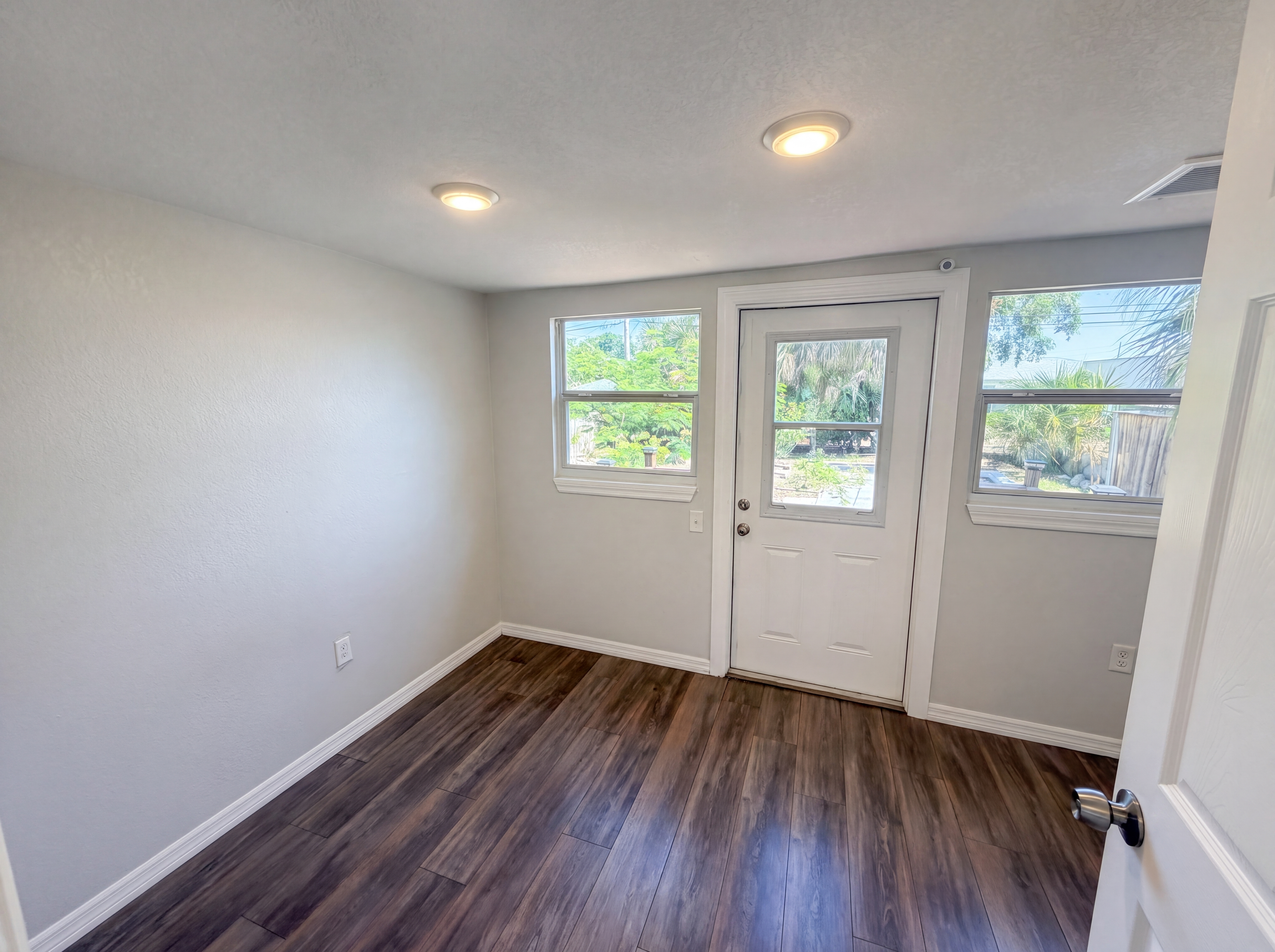 Photo 11 of 19 of 5005 Tangerine Ave S, Gulfport, FL