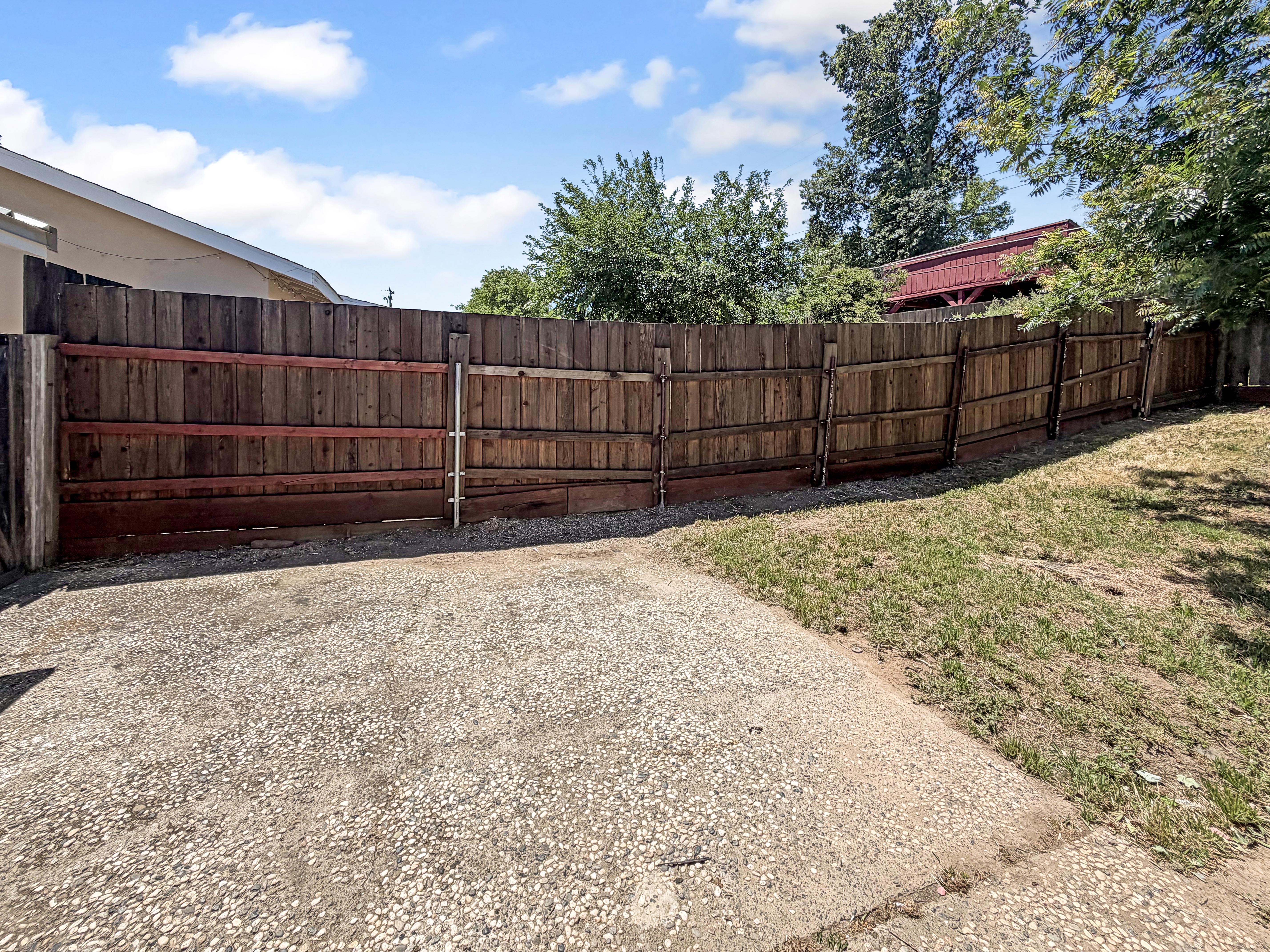 Photo 21 of 26 of 7827 Glen Tree Dr, Citrus Heights, CA