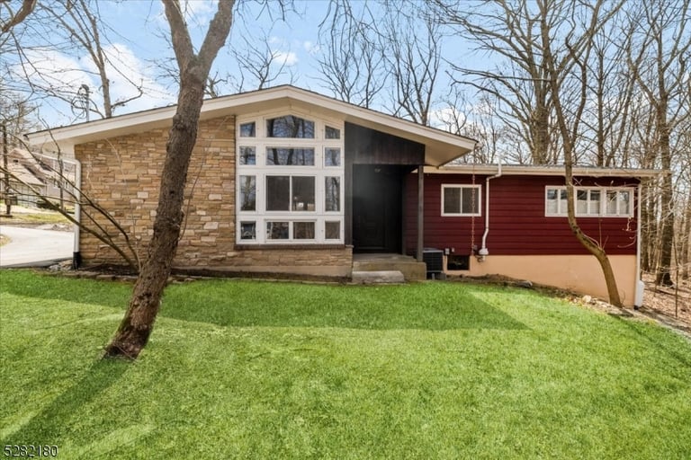 2 Laurel Dr, Stockholm, NJ 07460 Opendoor