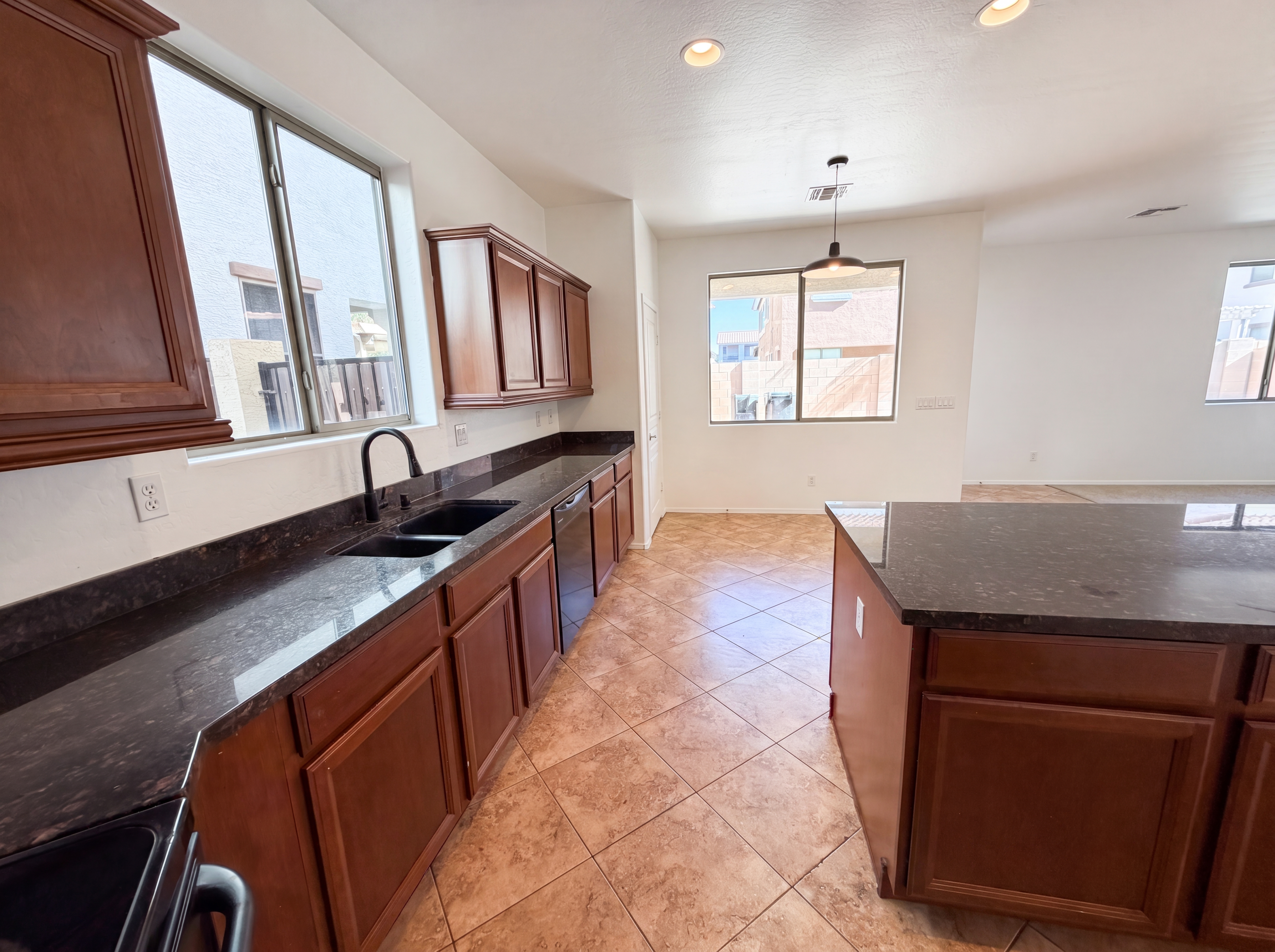 Photo 13 of 38 of 3769 E Flamingo Way, Gilbert, AZ