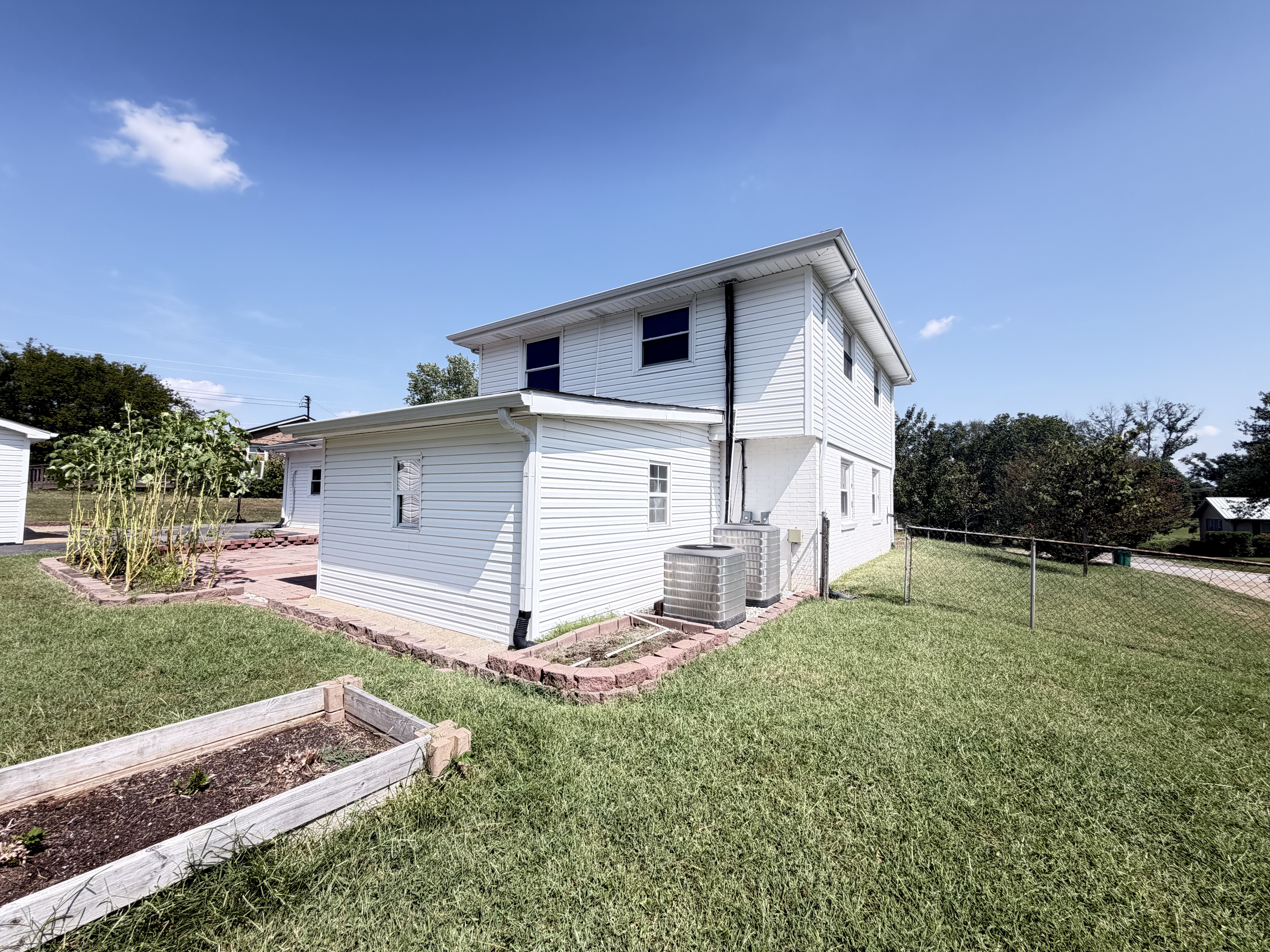 Photo 21 of 23 of 328 Kimbrough Rd, Clarksville, TN