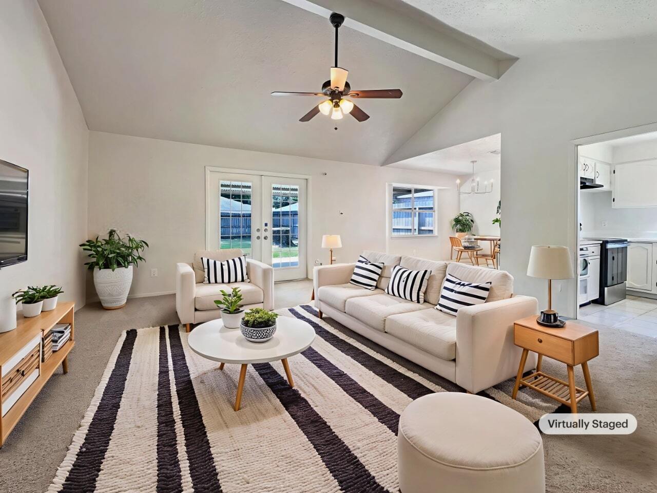 Photo 2 of 19 of 10110 Willmont Rd, La Porte, TX