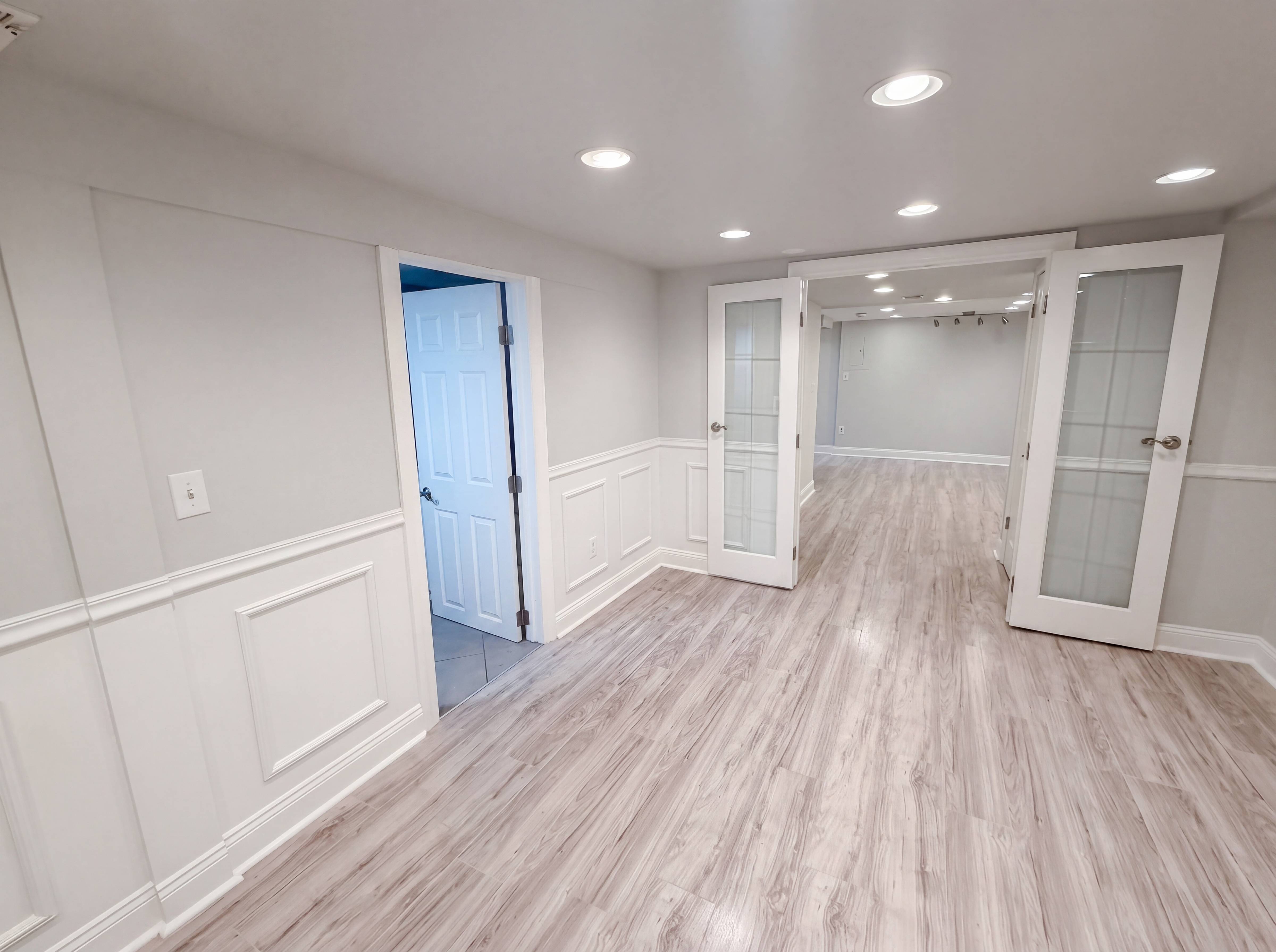 Photo 19 of 28 of 916 Longfellow Ave, Royal Oak, MI