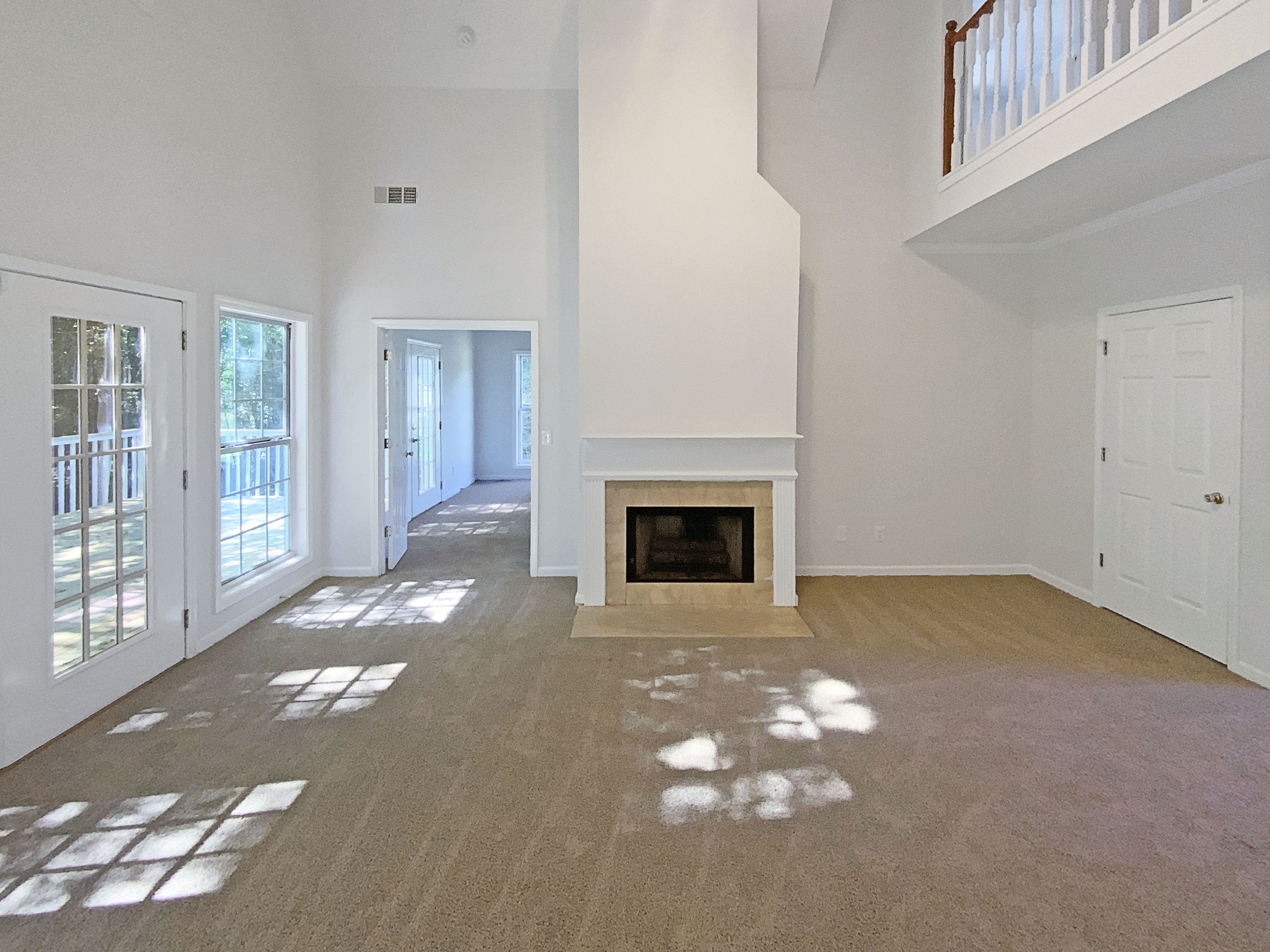 Photo 3 of 24 of 132 Lynnview Ct, McDonough, GA