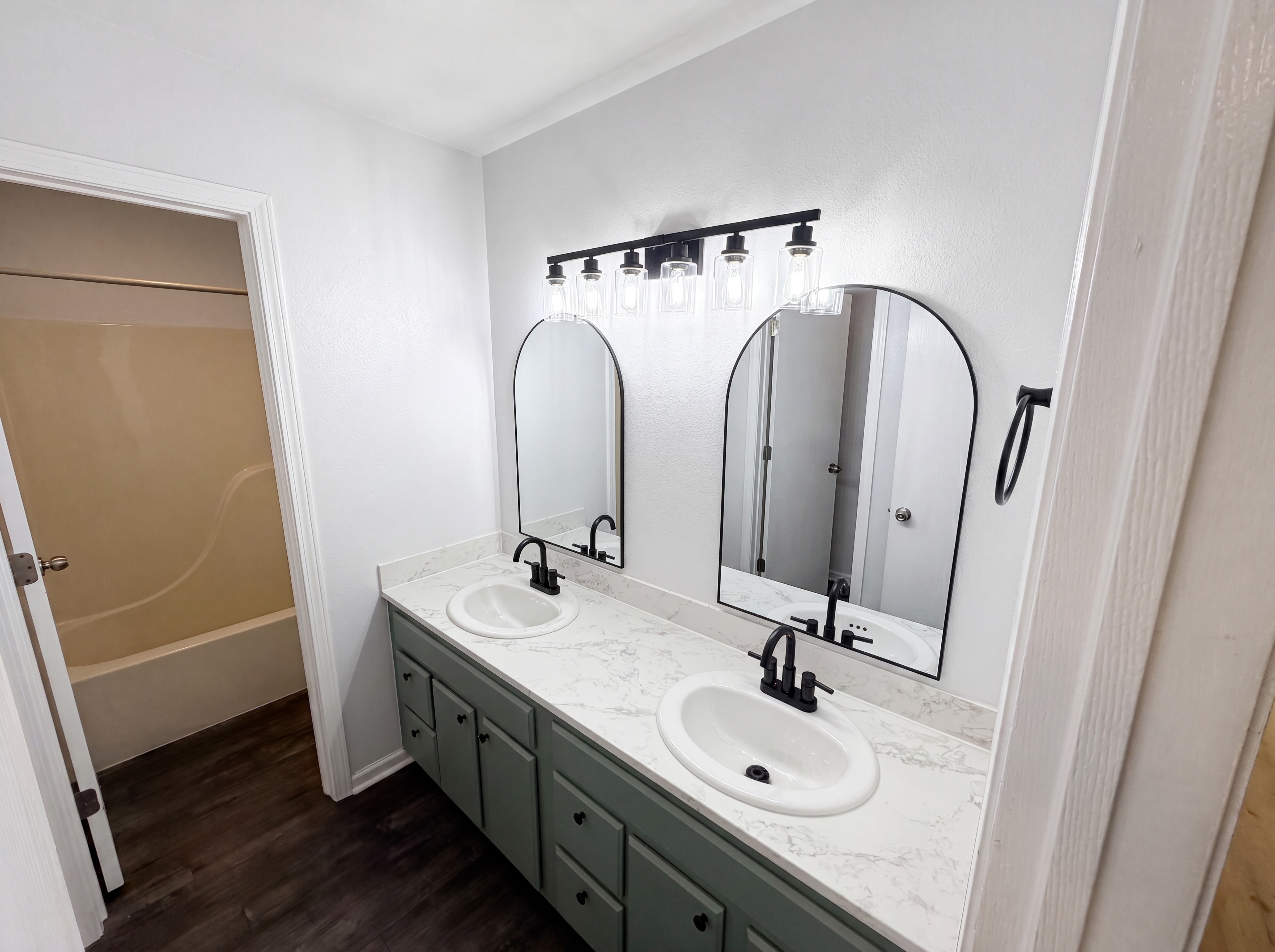 Photo 6 of 15 of 2242 N Alabama St, Indianapolis, IN