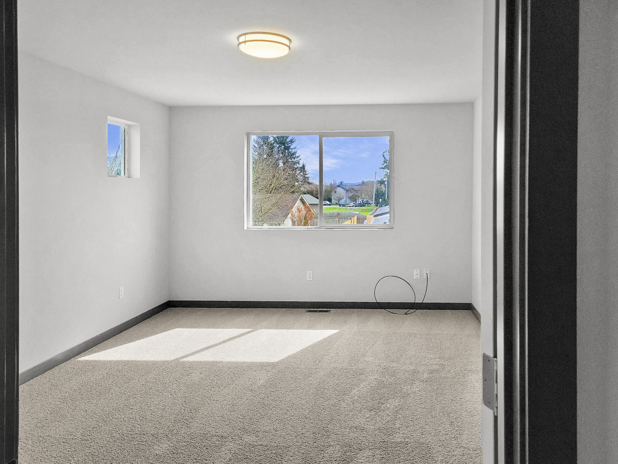 Photo 14 of 20 of 511 Debbie Dr, Sedro Woolley, WA