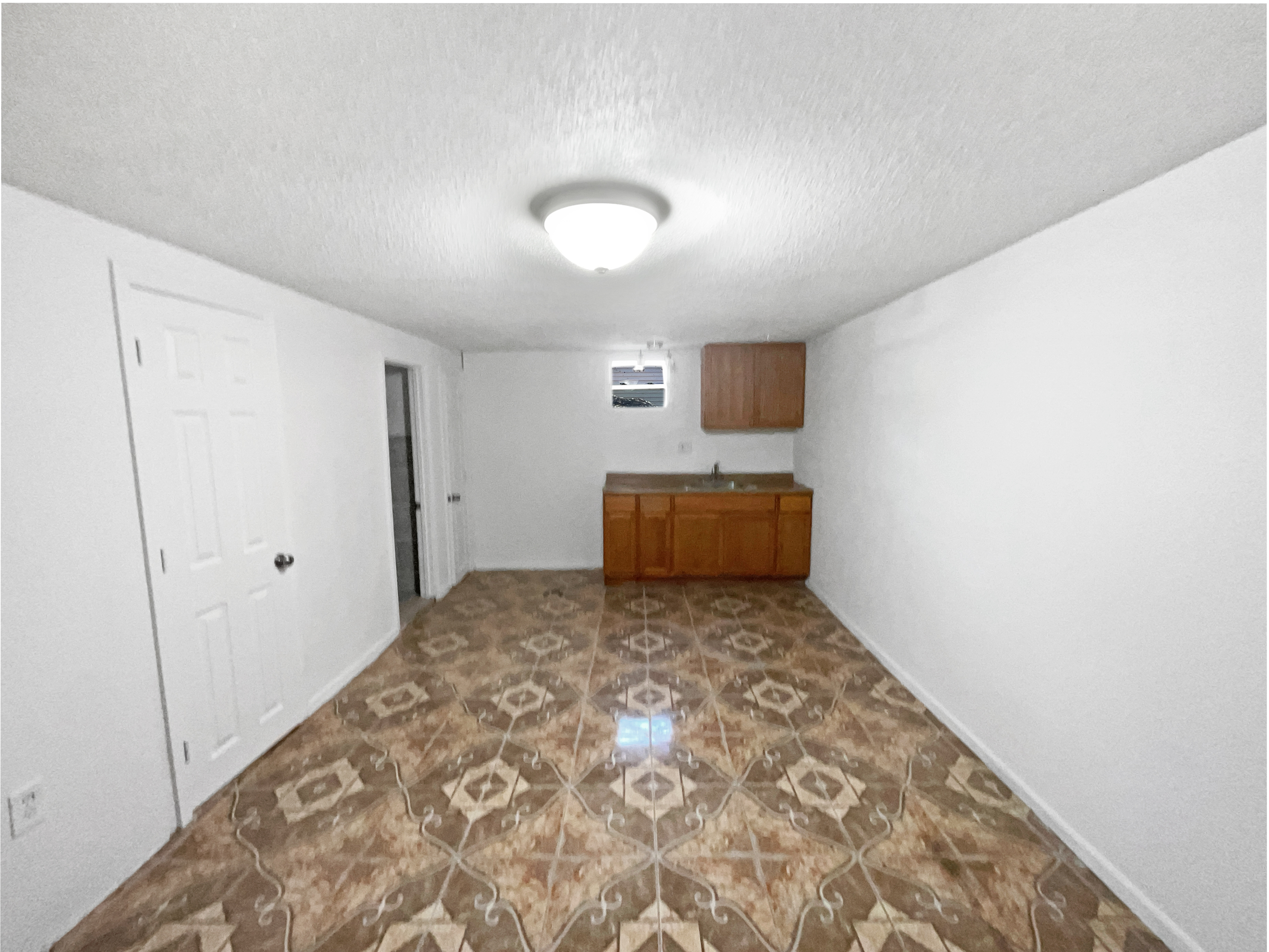 Photo 18 of 24 of 4958 N Lister Ave, Kansas City, MO