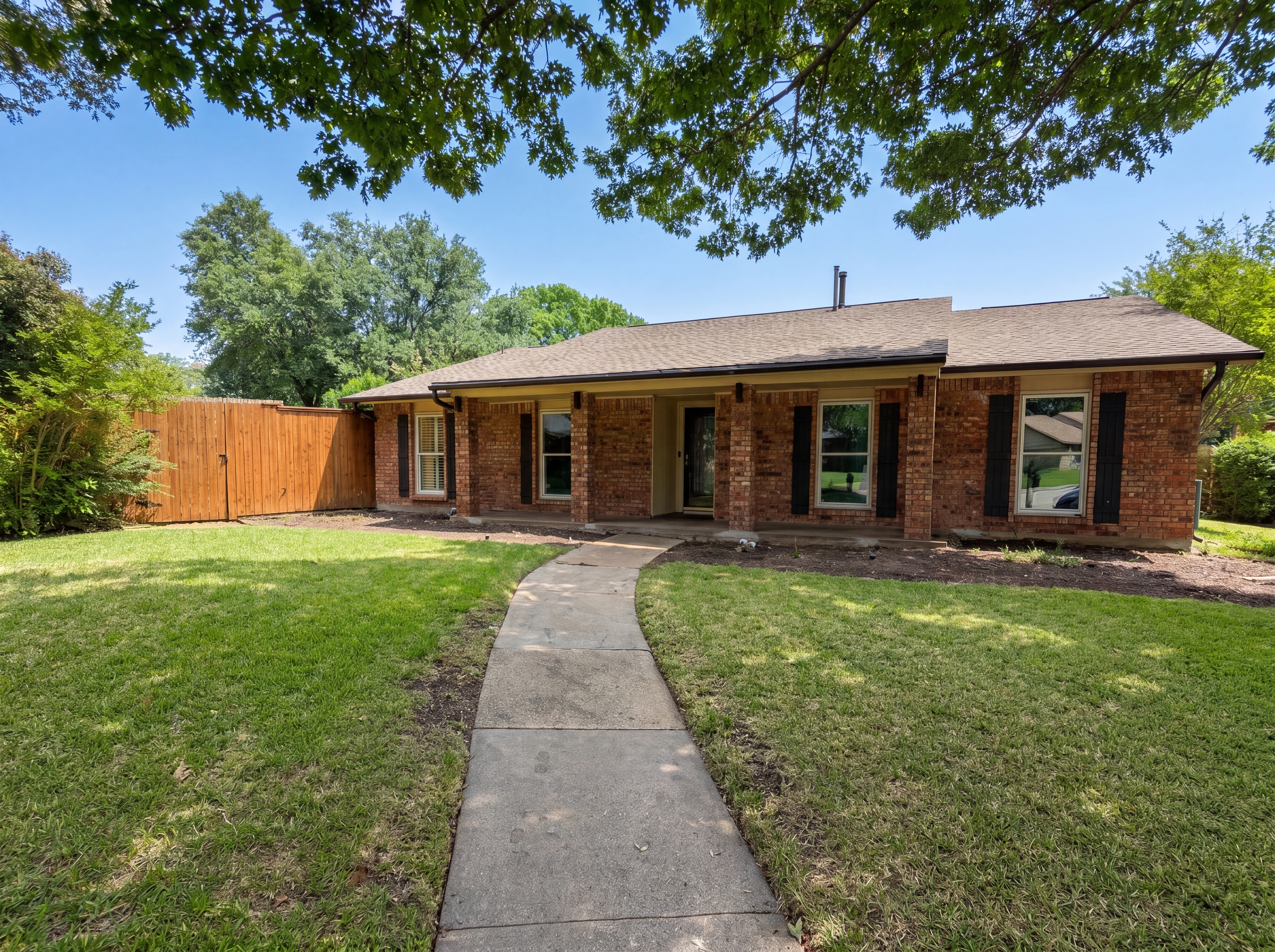Photo 17 of 28 of 6302 Zanes Ct, Plano, TX