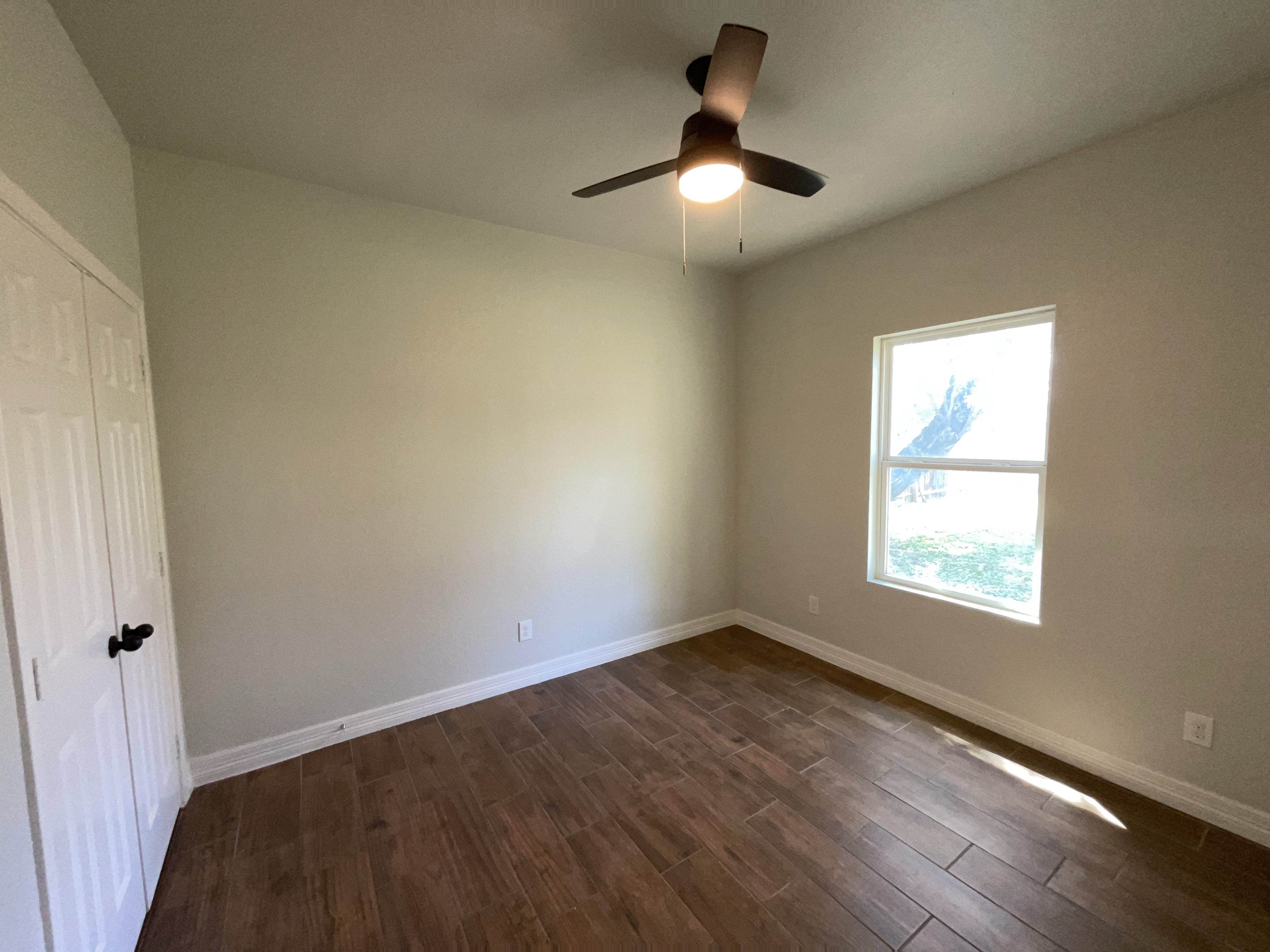 Photo 9 of 18 of 102 Bowdoin St, San Antonio, TX