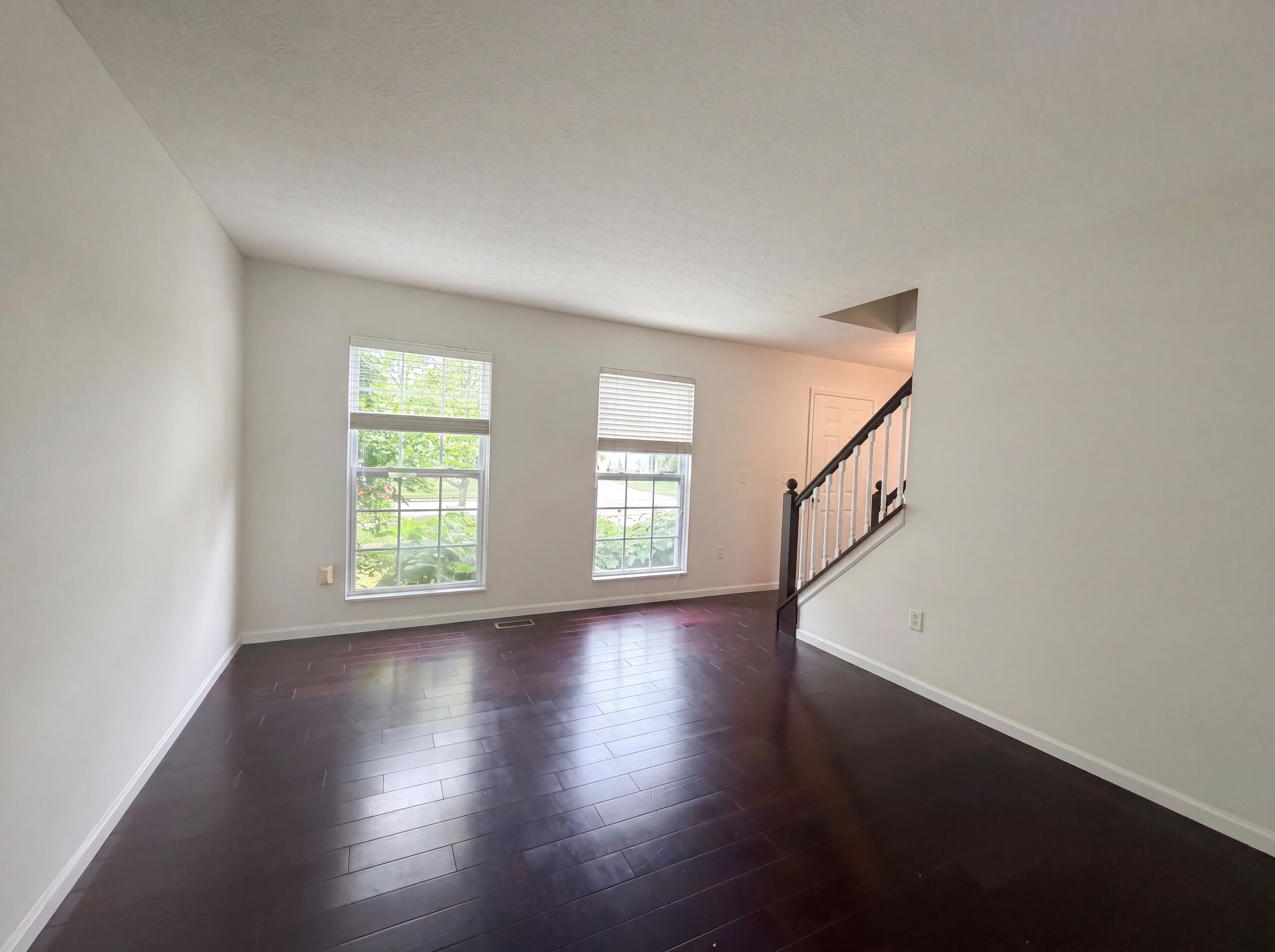 Photo 7 of 44 of 7966 Lazelle Woods Dr, Westerville, OH