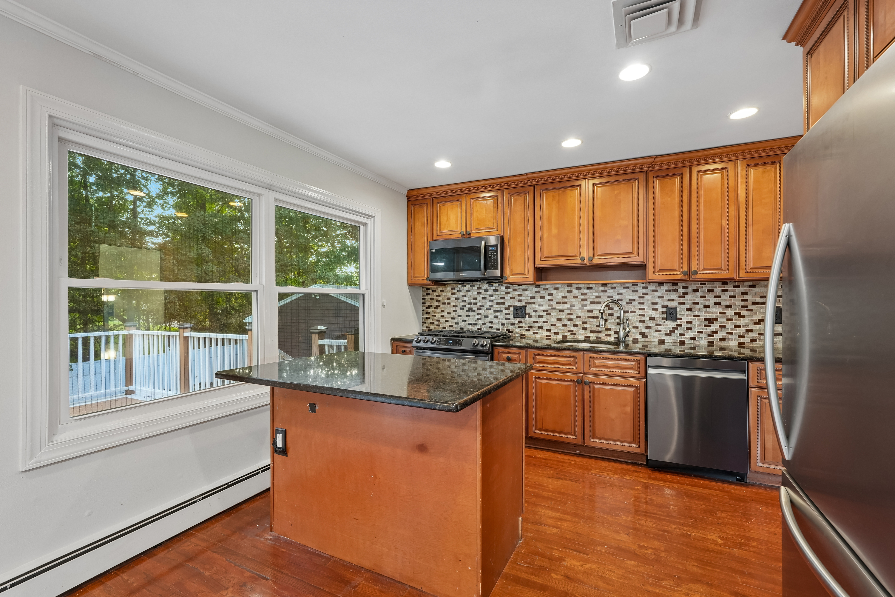 Photo 2 of 36 of 274 Oradell Ave, Paramus, NJ