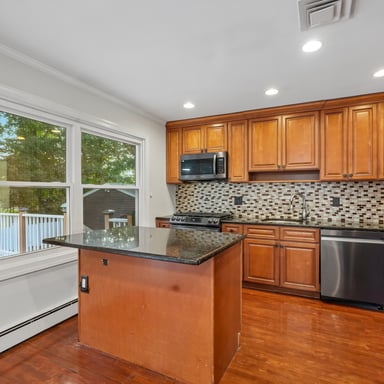 Property photo 2 of 274 Oradell Ave