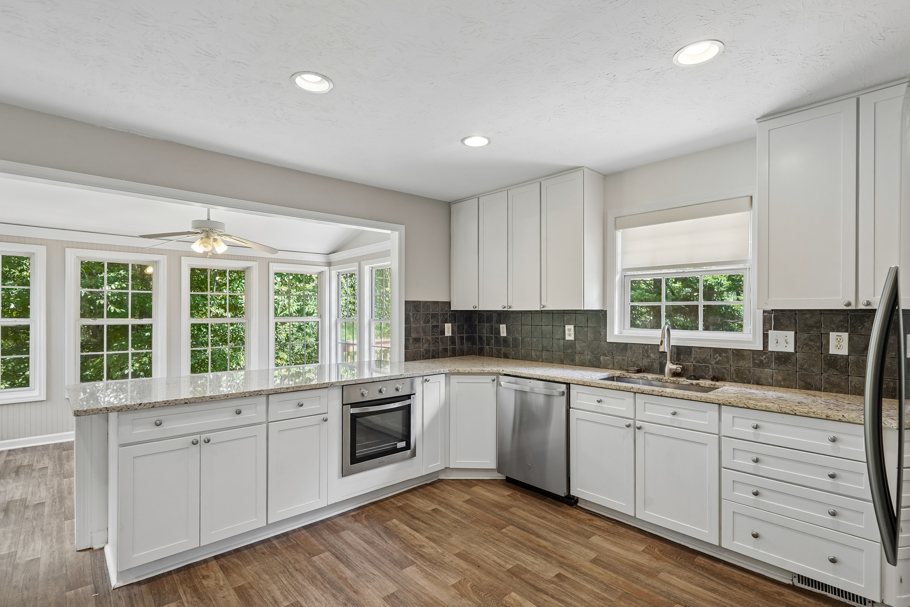 Photo 2 of 68 of 2859 Savannah Walk Ln, Suwanee, GA
