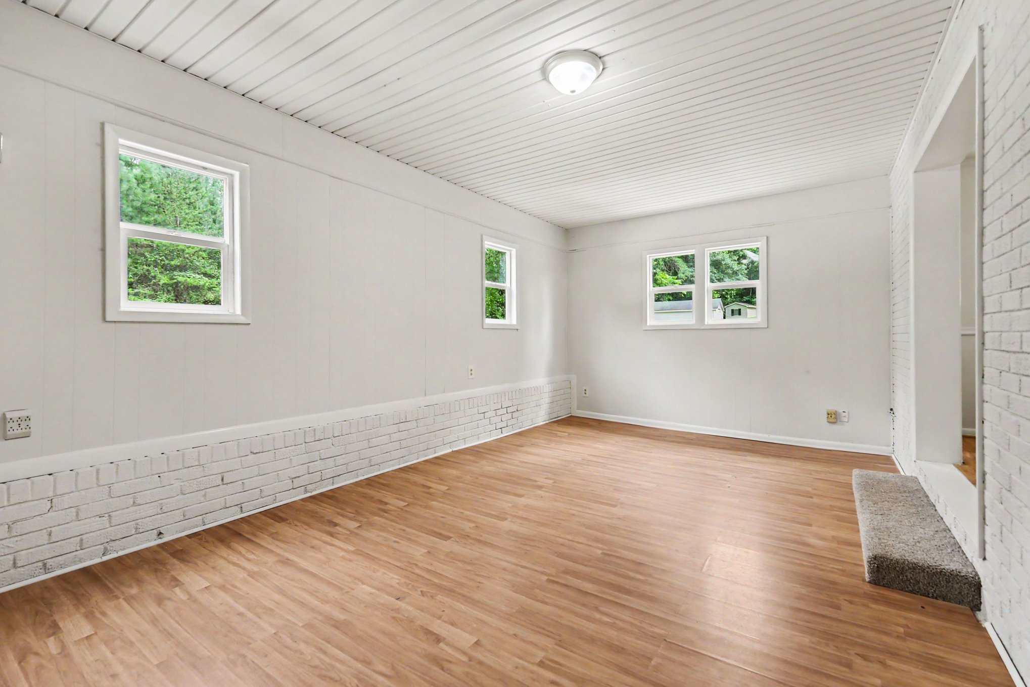 Photo 9 of 21 of 6338 Fairlane St, Hickory, NC