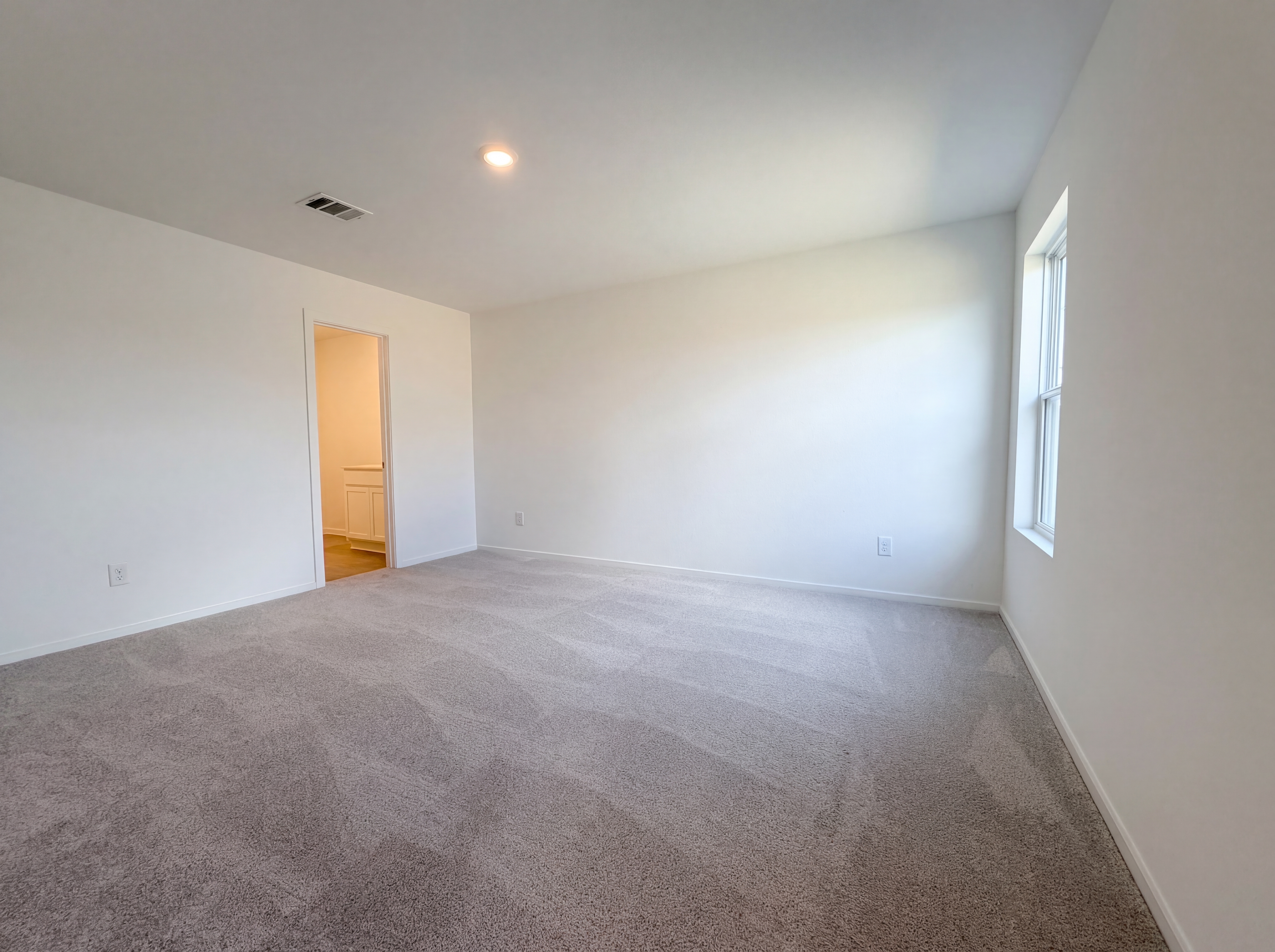 Photo 4 of 19 of 200 Bennett St, Angleton, TX
