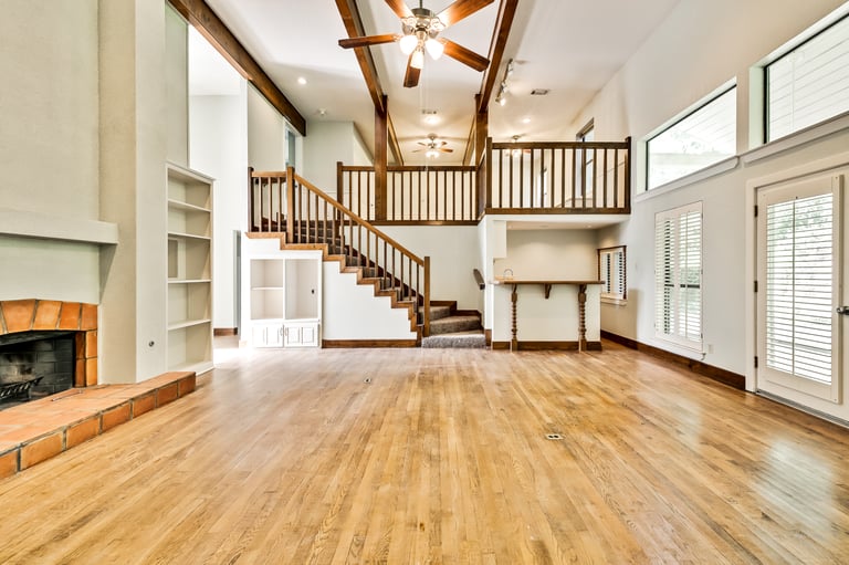 Photo 2 of 30 - 903 Portofino Dr, Arlington, TX 76012